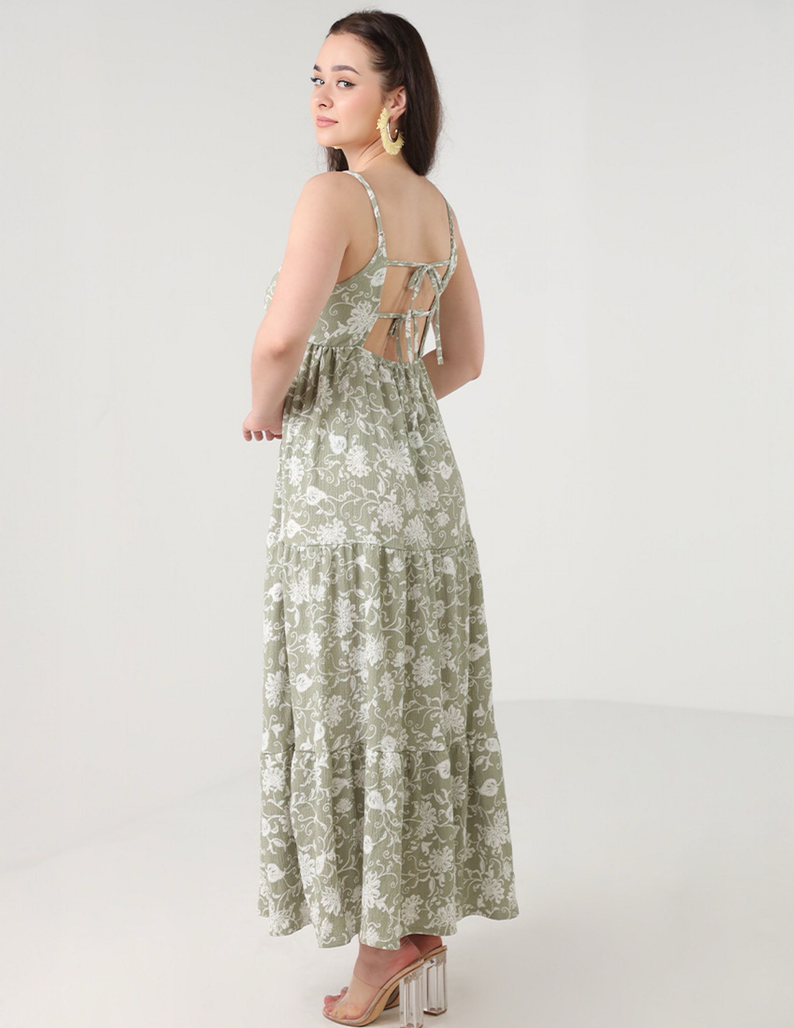 Flowy dress with a leaf print