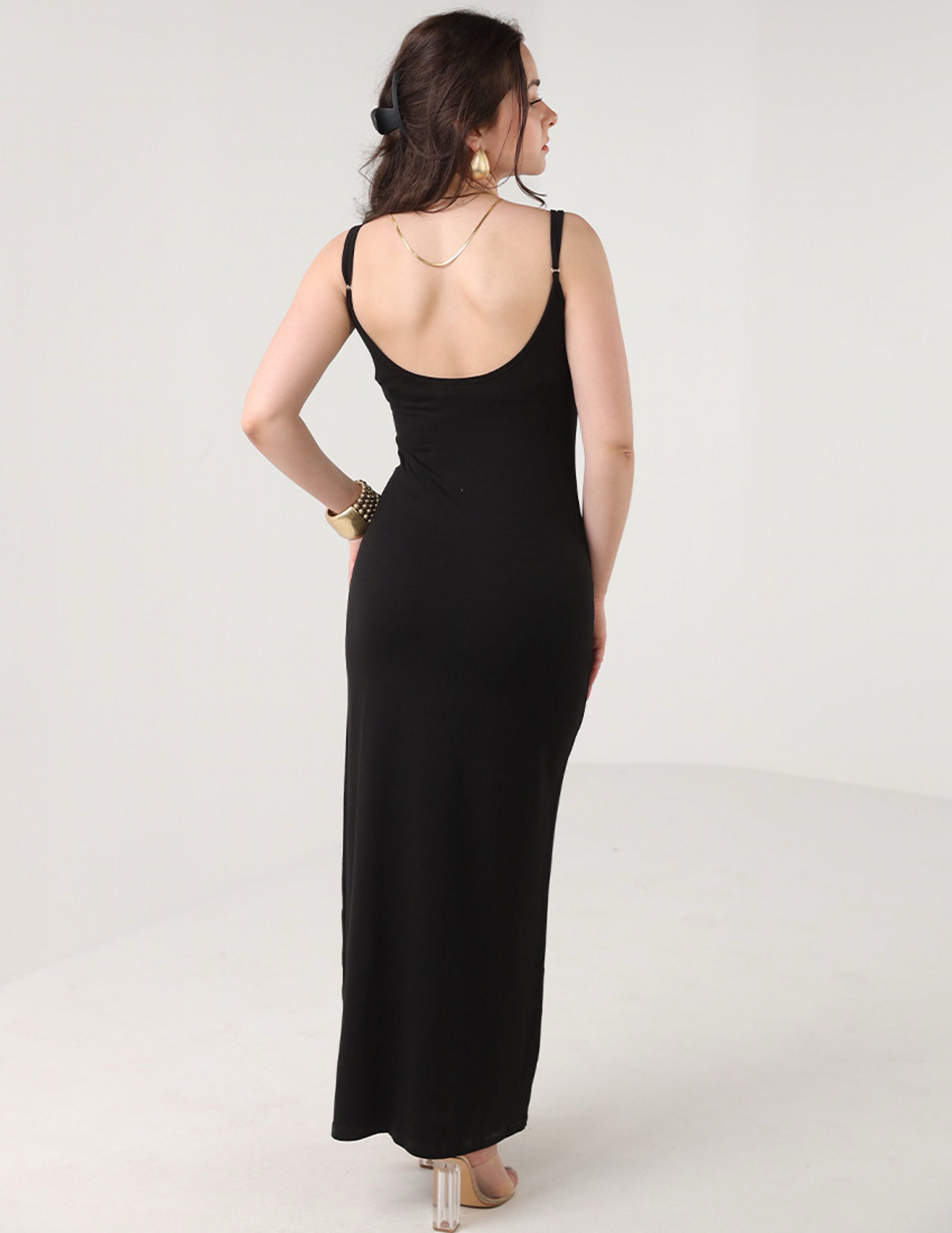 فستان أسود ملائم