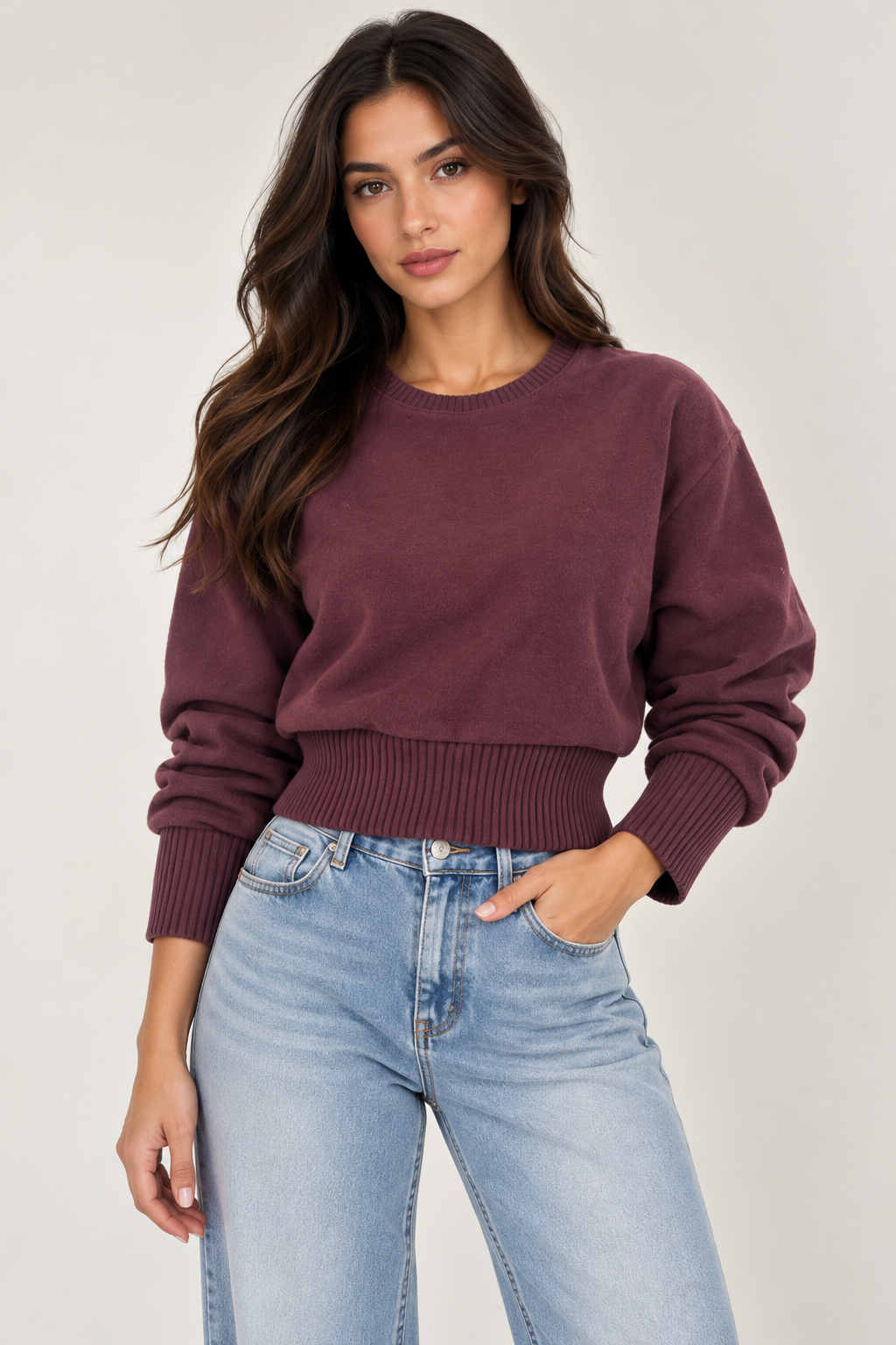 Cropped blouse with a fitted waist