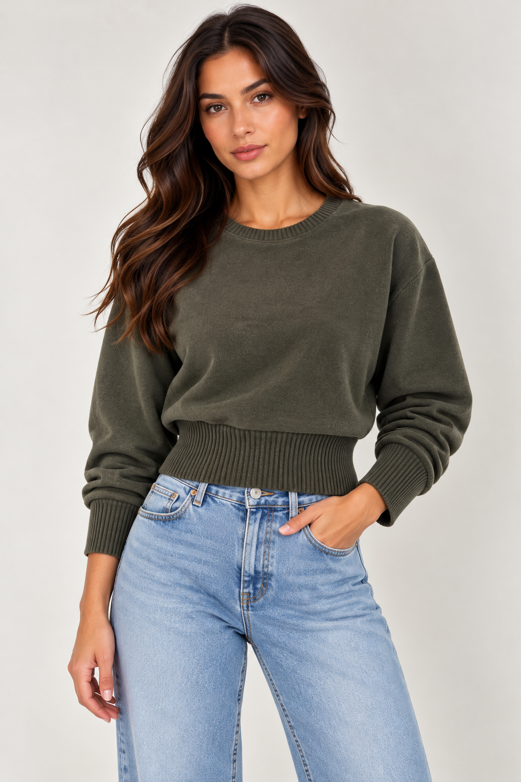 Cropped blouse with a fitted waist