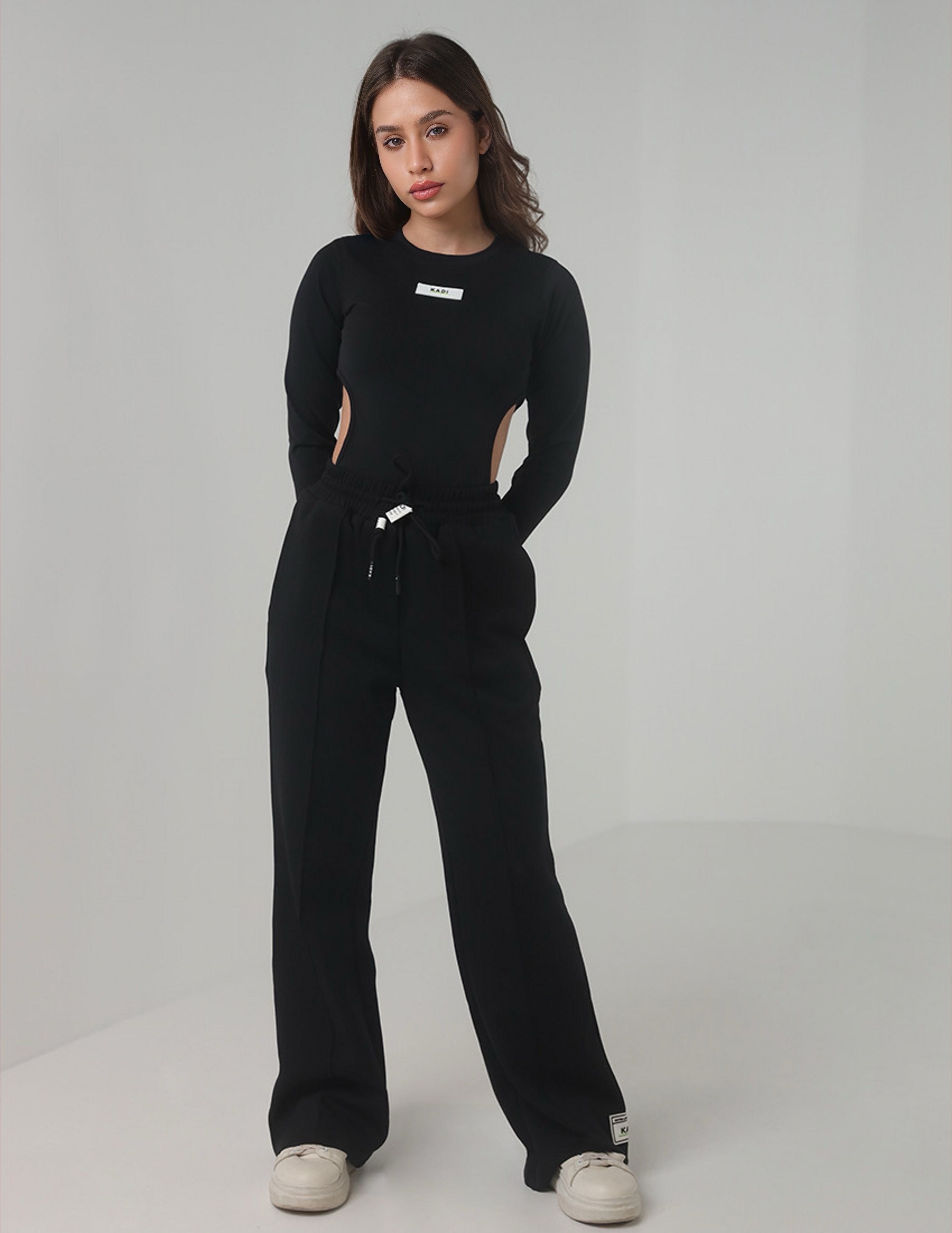 بنطال رياضي واسع الساق مع رباط