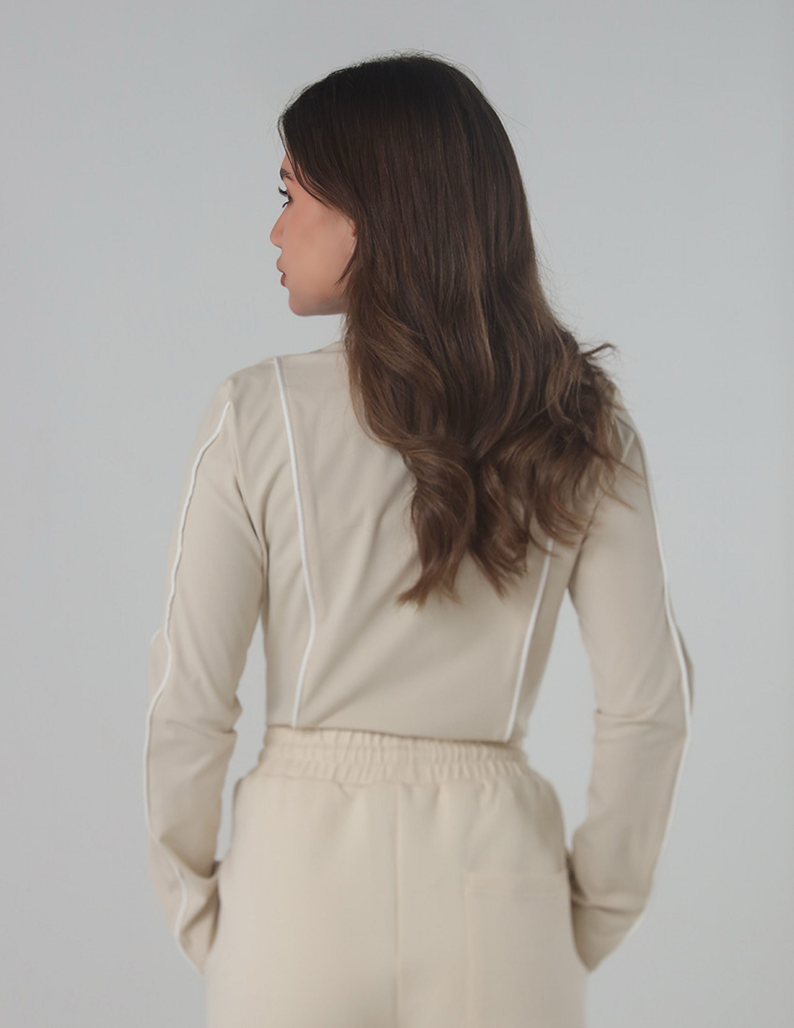 Long-Sleeve Fitted Top with Contrast Piping