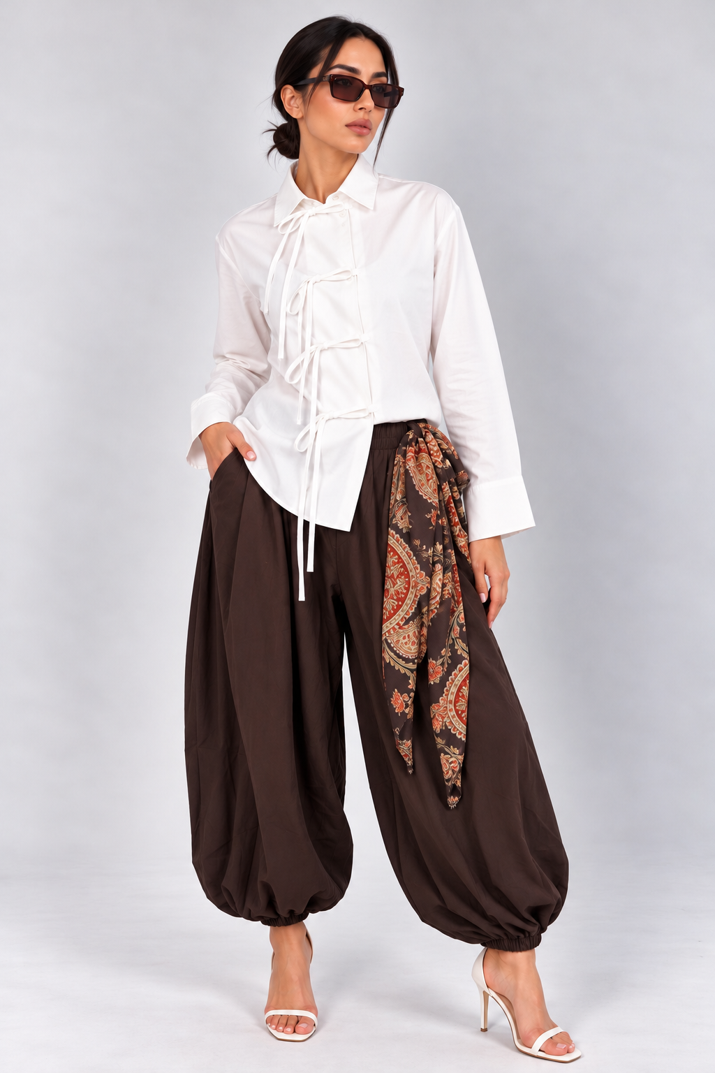 Balloon trousers with a scarf