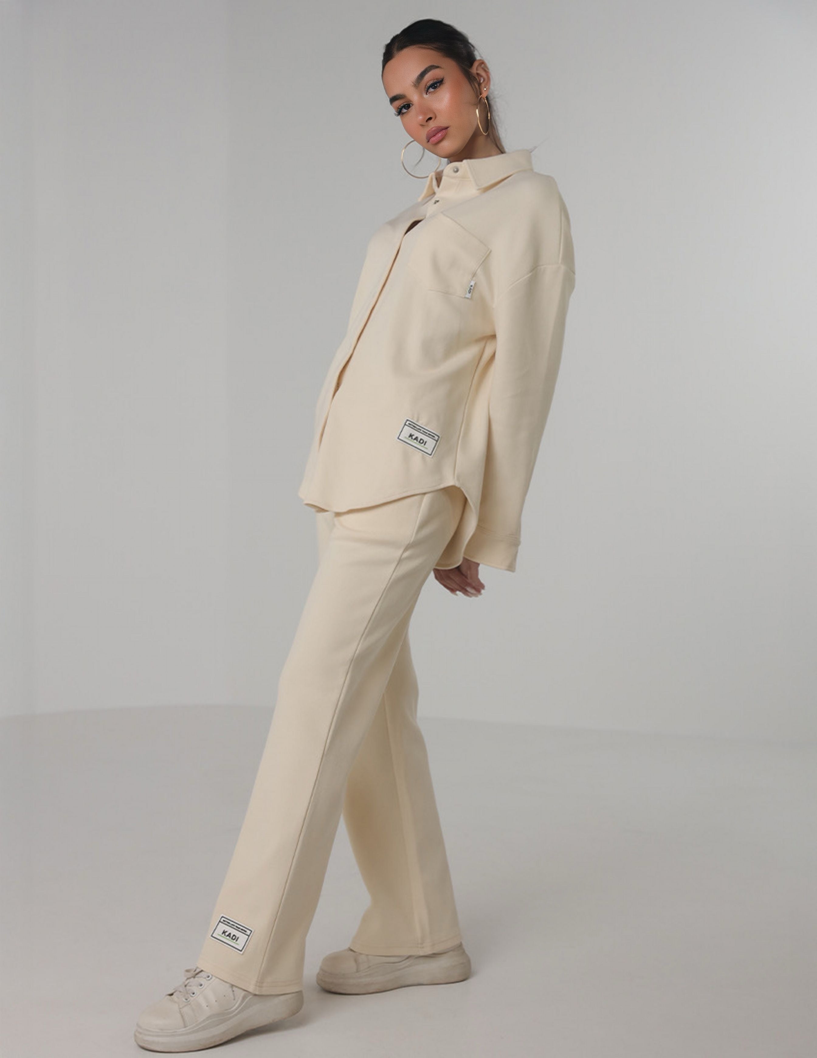 طقم أزرار محبوك ناعم