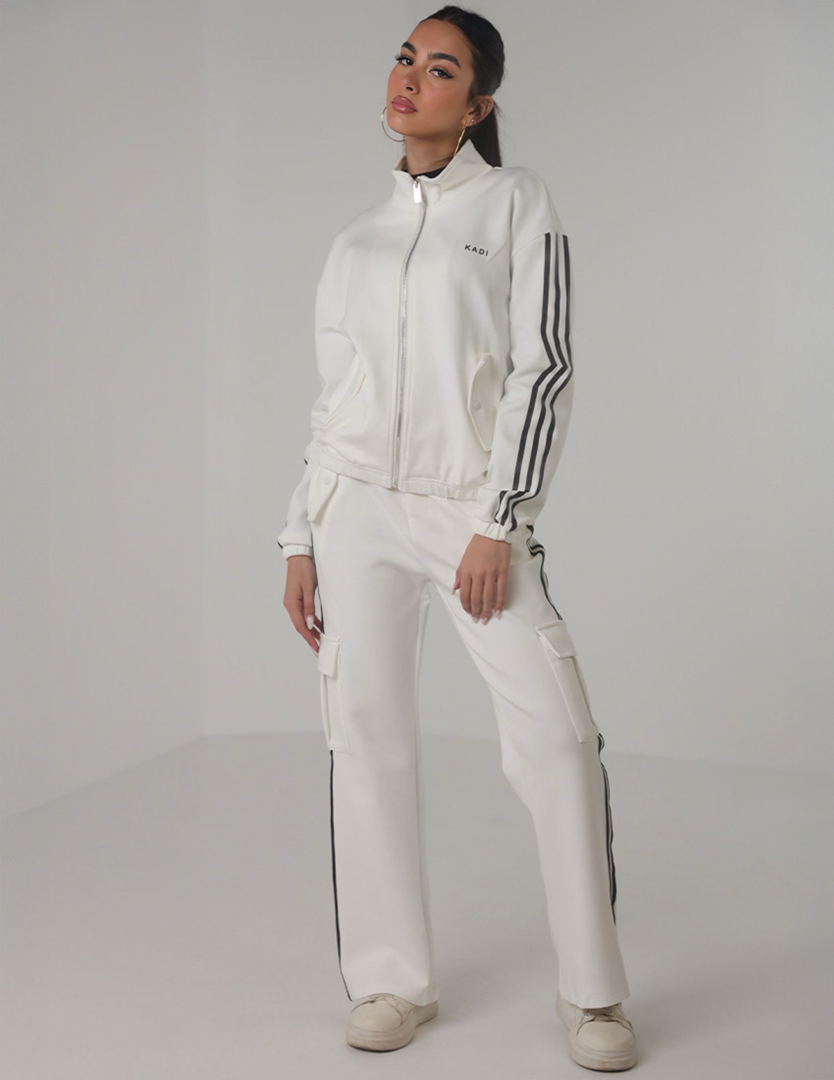 طقم جاكيت رياضي مخطط وبنطال كارغو