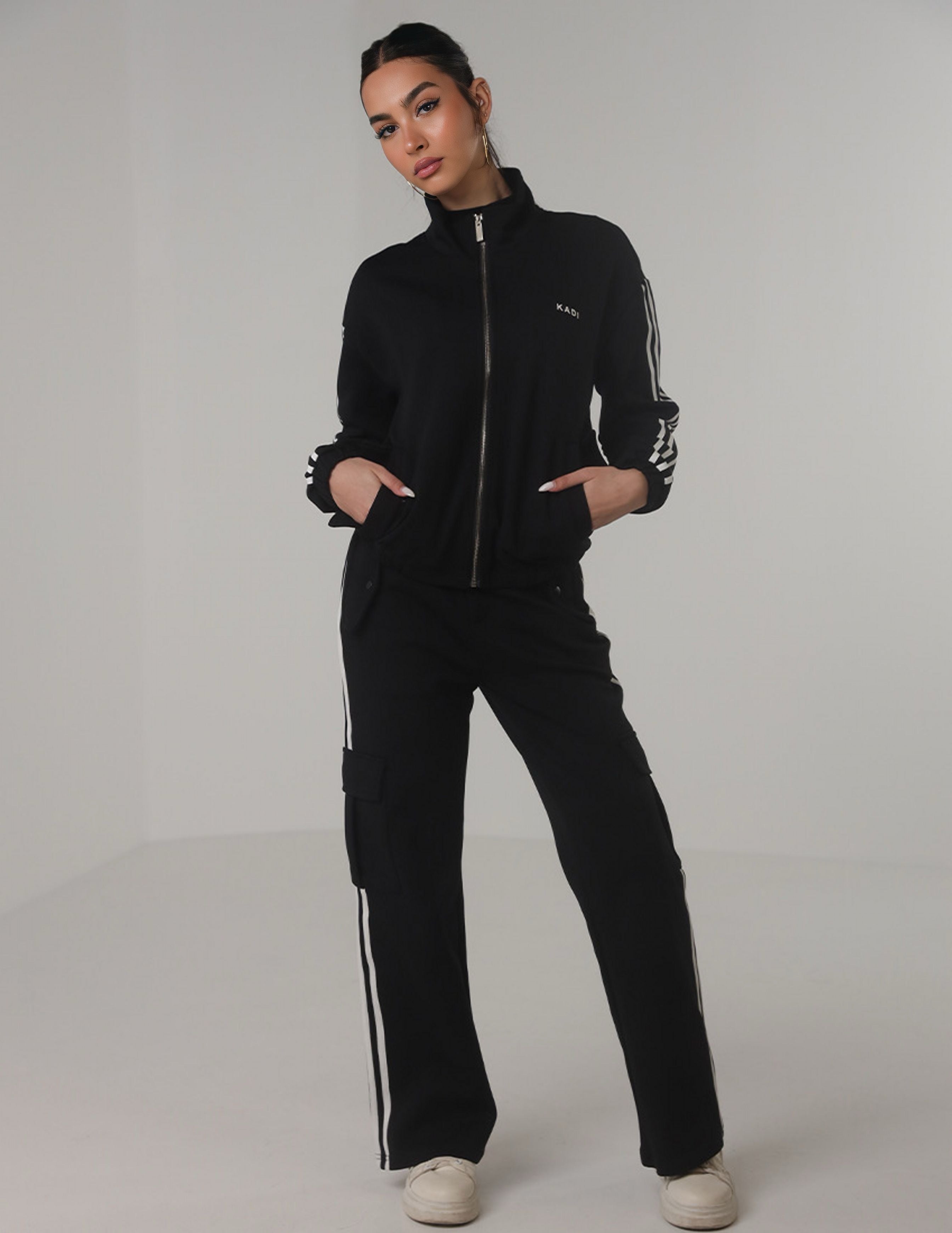 طقم جاكيت رياضي مخطط وبنطال كارغو