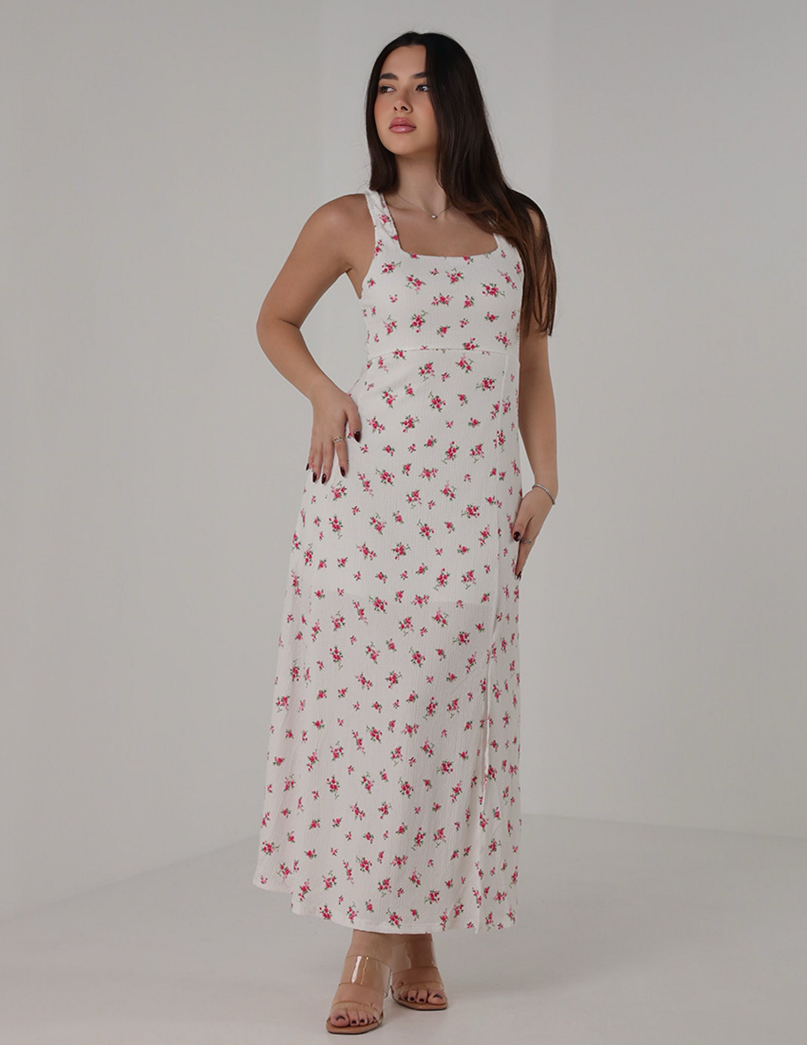 فستان ماكسي بطبعة ورود وردية