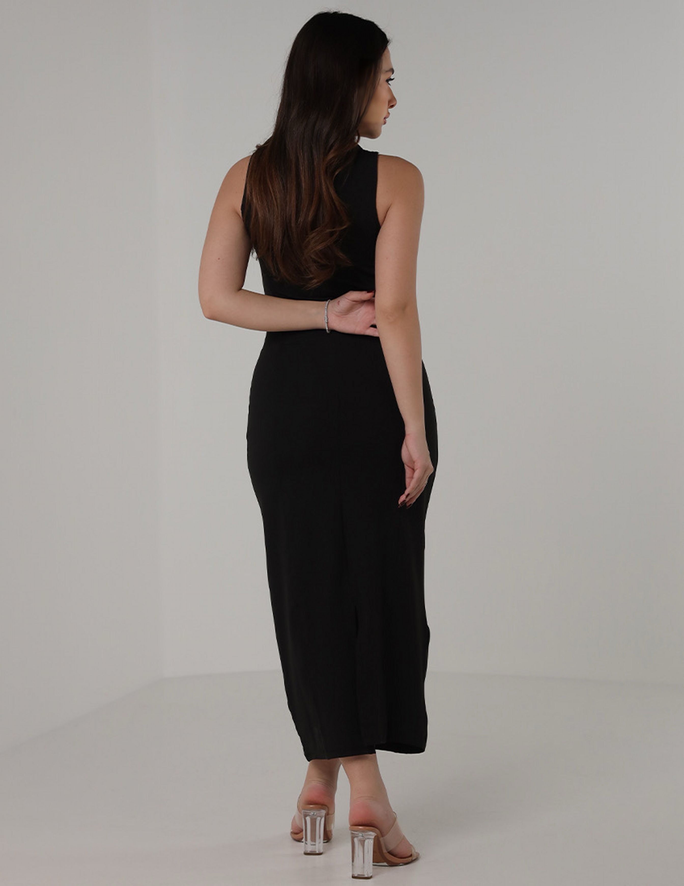 فستان ميدي ملائم بدون أكمام