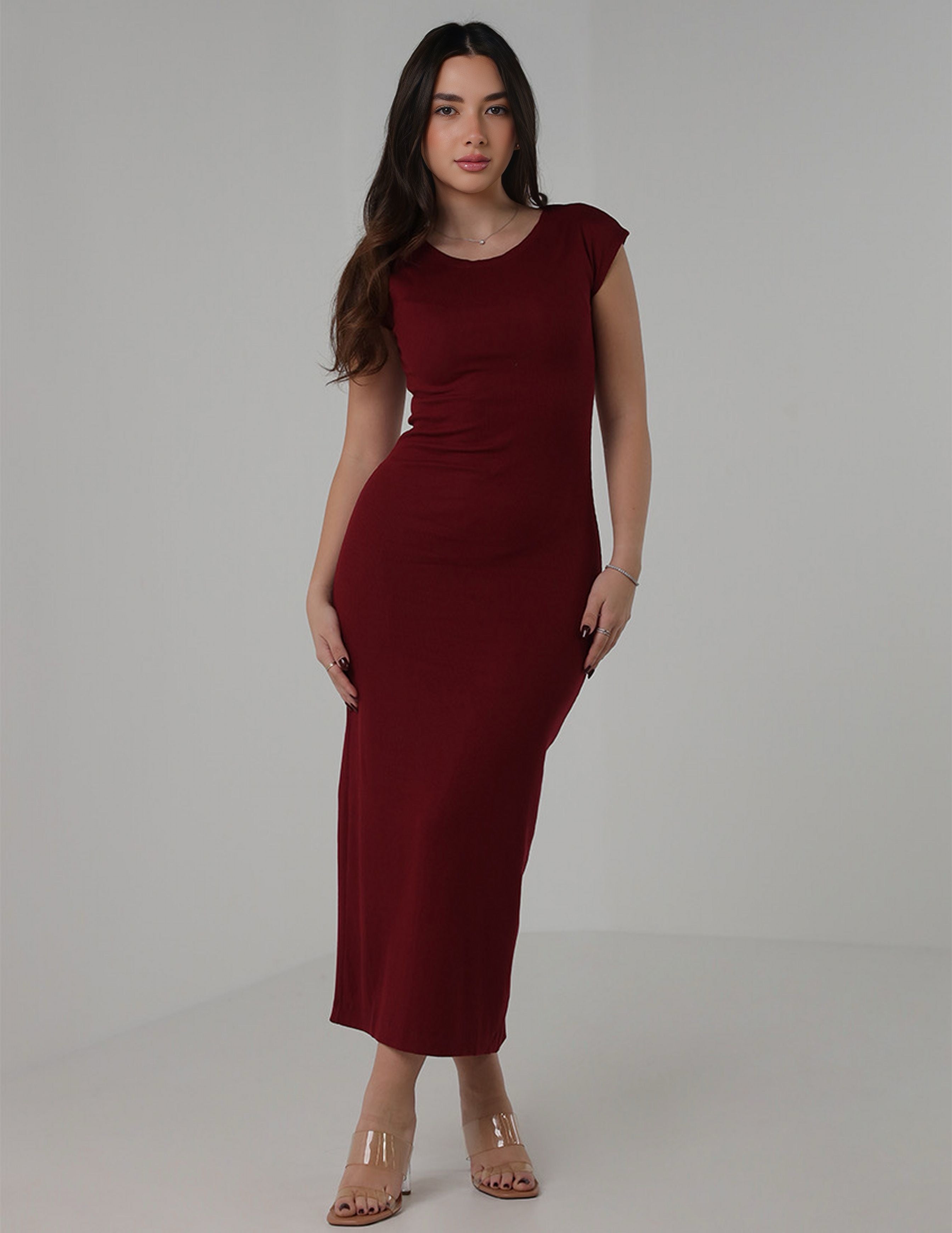 فستان متوسط الطول مطاطي ومناسب