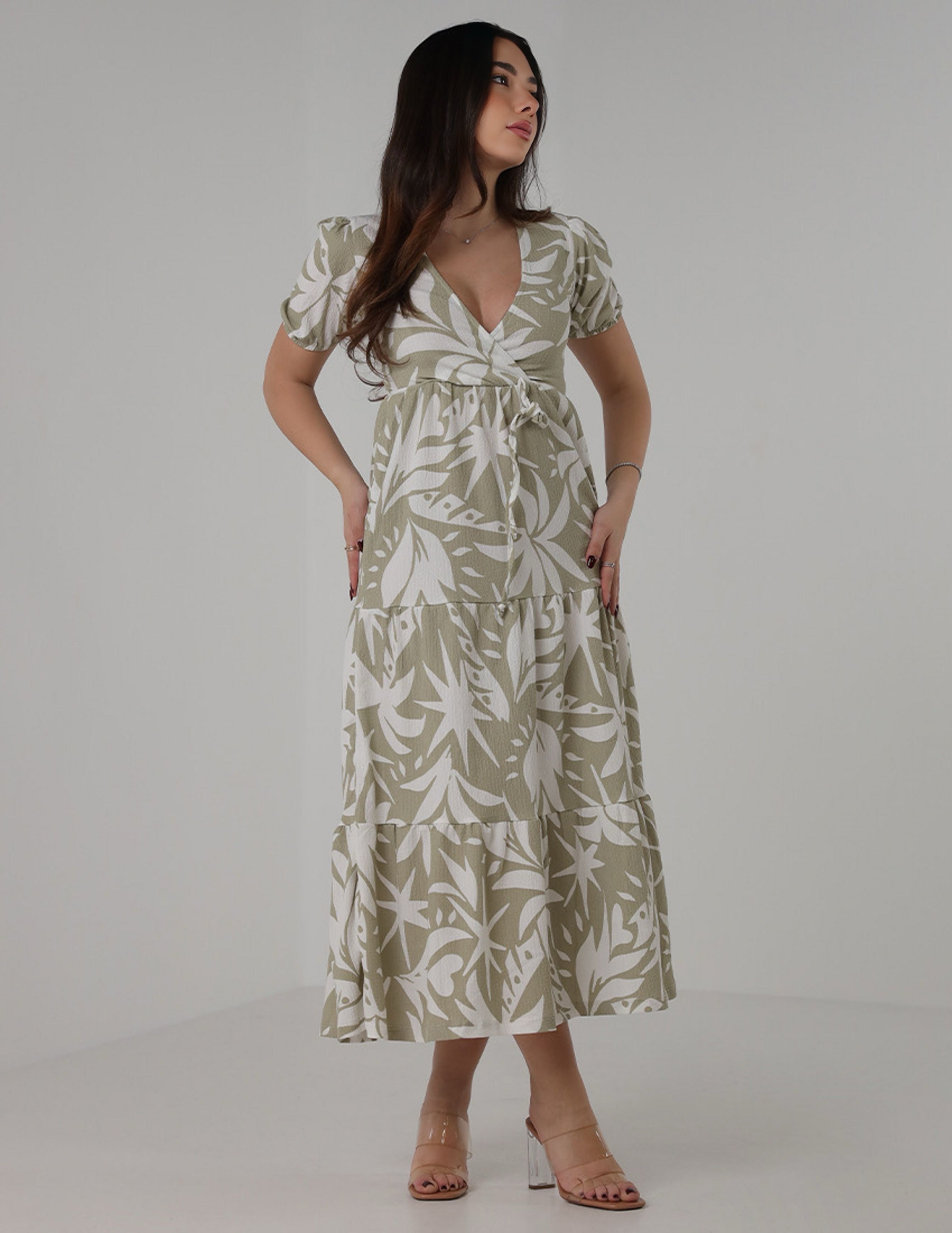 فستان ماكسي بطبعة استوائية