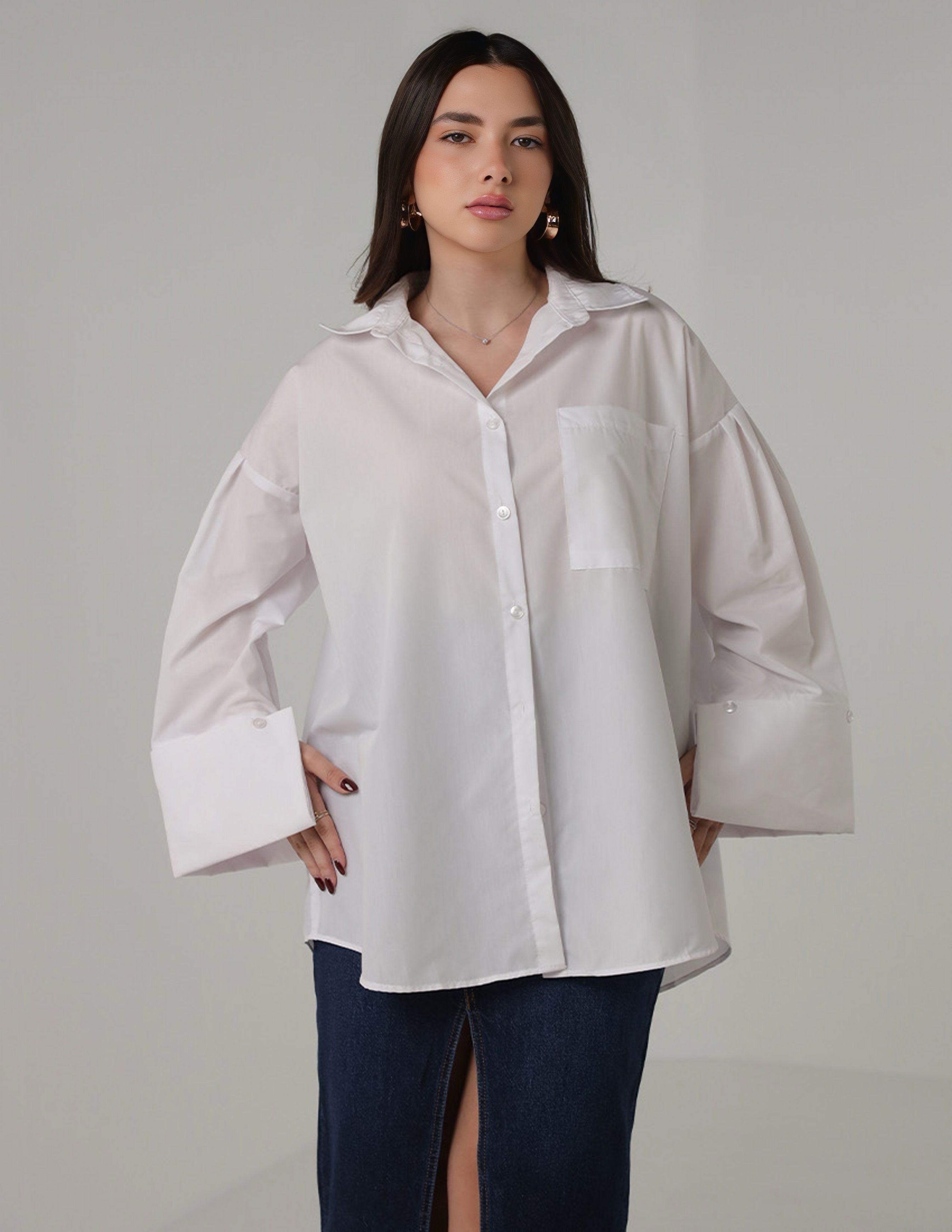 قميص كبير الحجم بأزرار