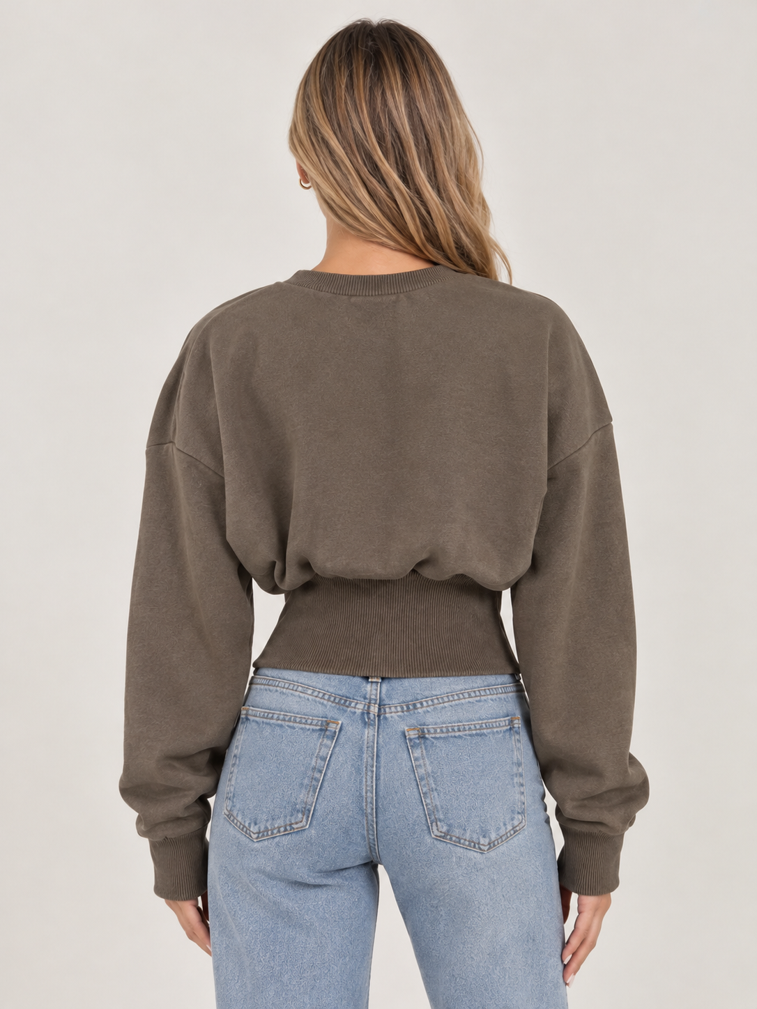 Short-sleeved blouse with a fitted waist