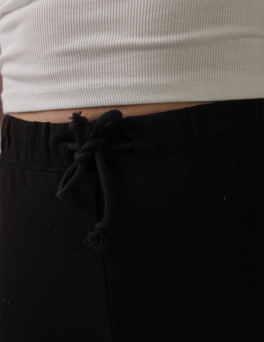 بنطال رياضي ممزق بخصر عالٍ