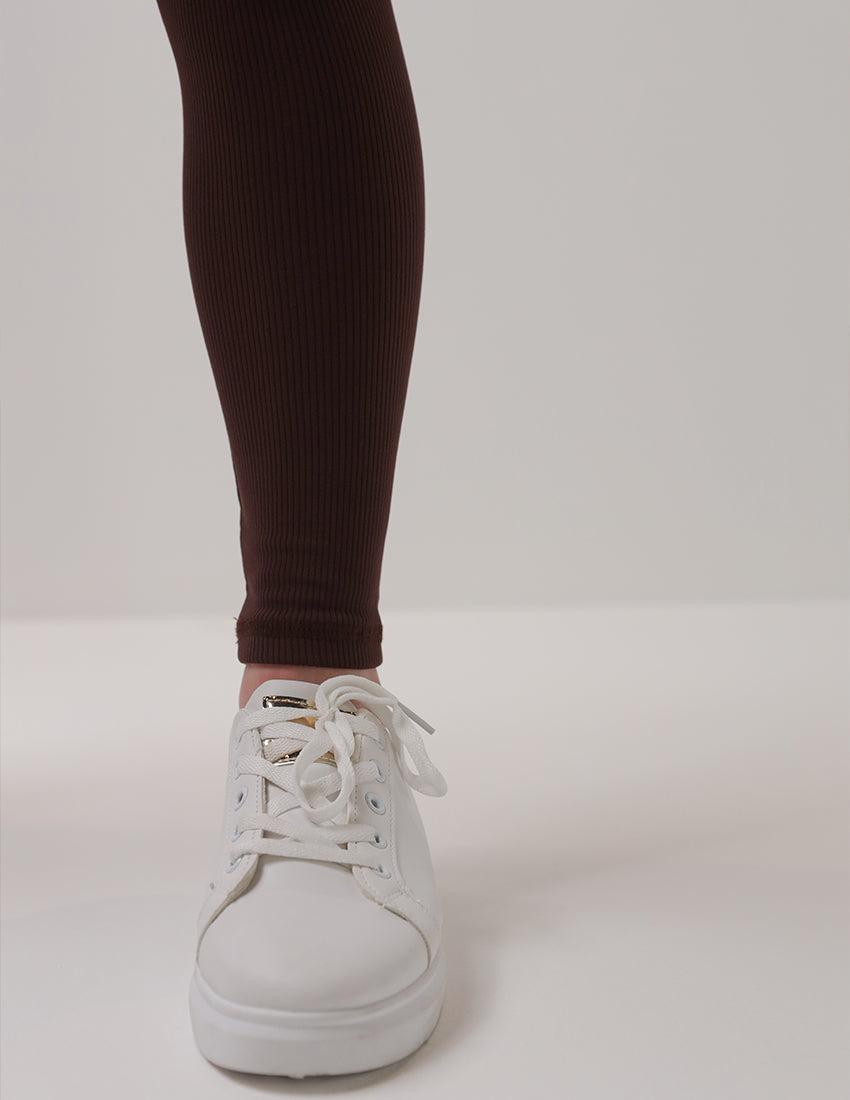 بنطال ضيق من الليكرا المضلع