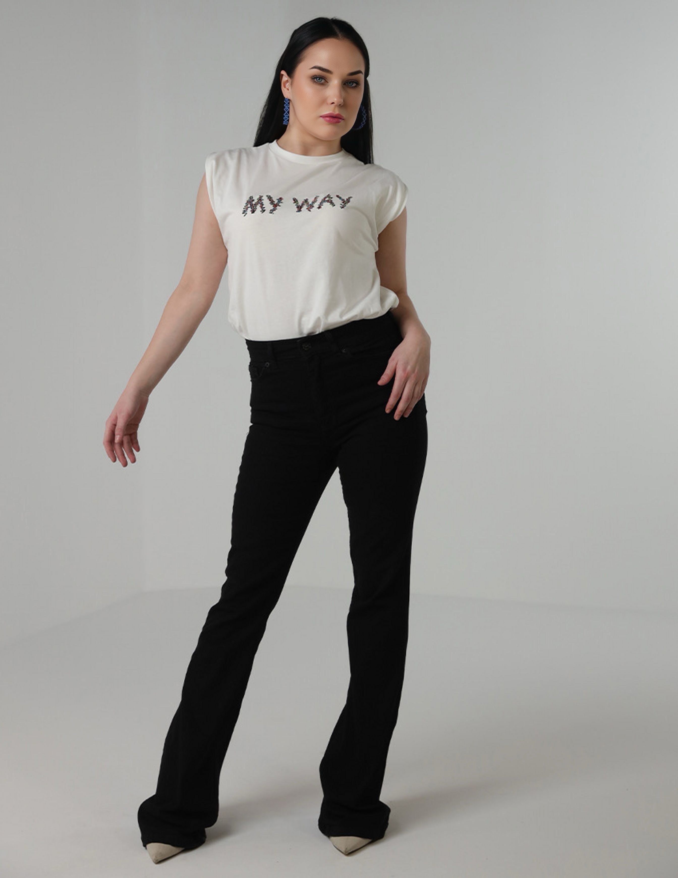 بنطال جينز واسع بخصر مرتفع