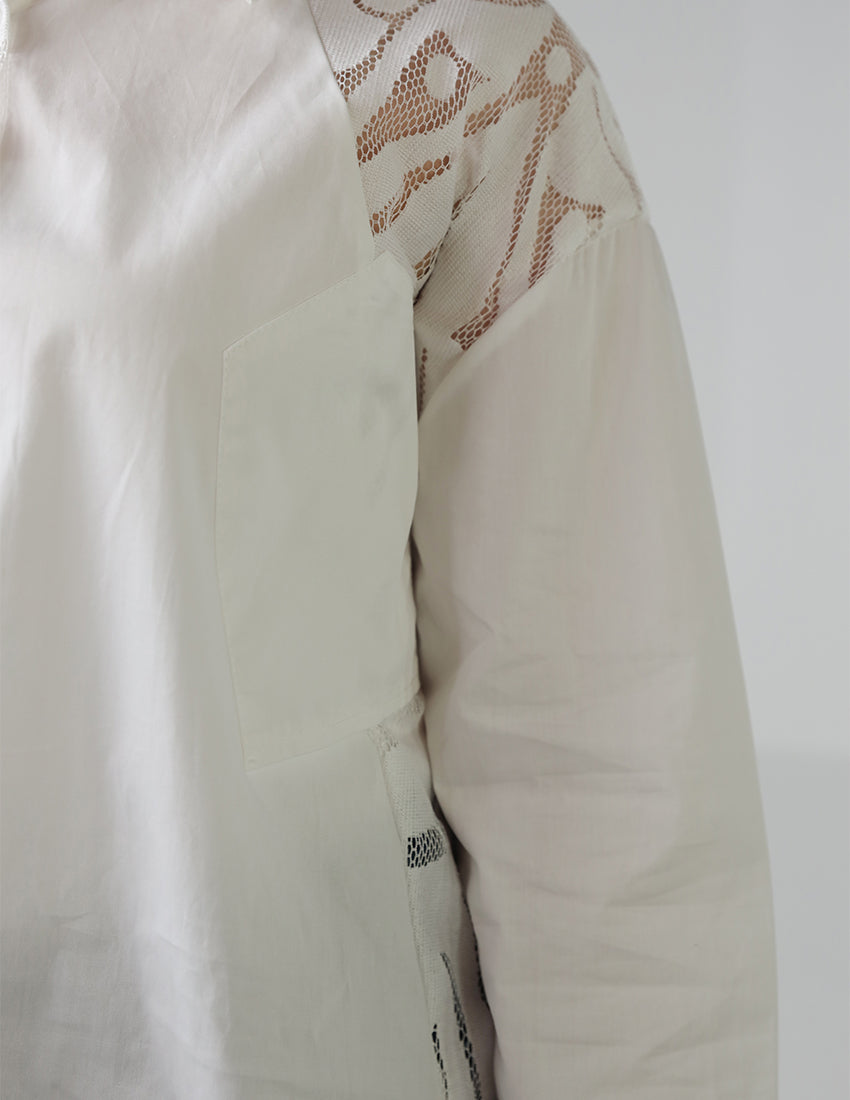 قميص غير متماثل بلوحة دانتيل