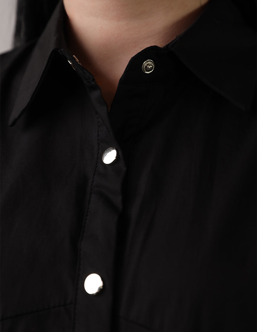 Black shirt with two packets