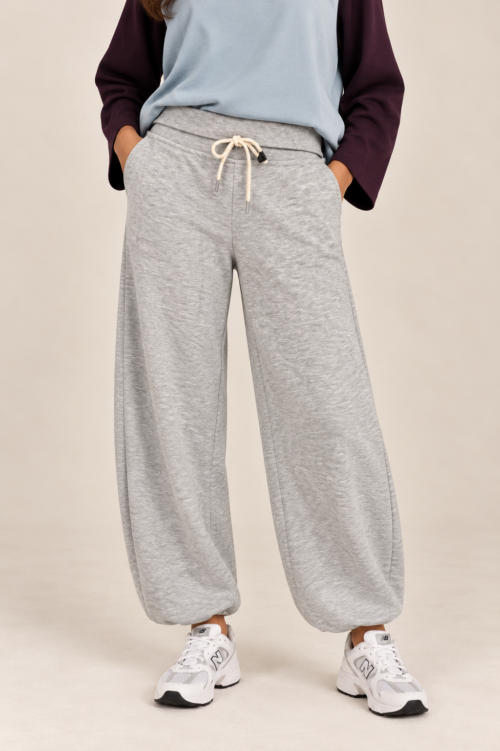 Sweatpants with a folded waist and elasticated leg