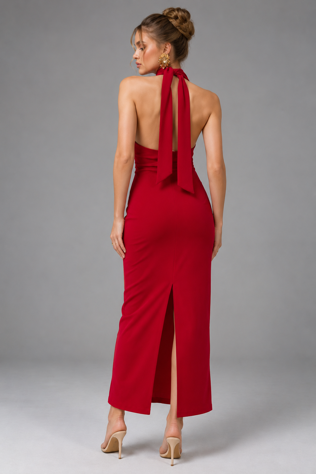 Maxi evening dress with halter neck and open back – fitted cut and back tie