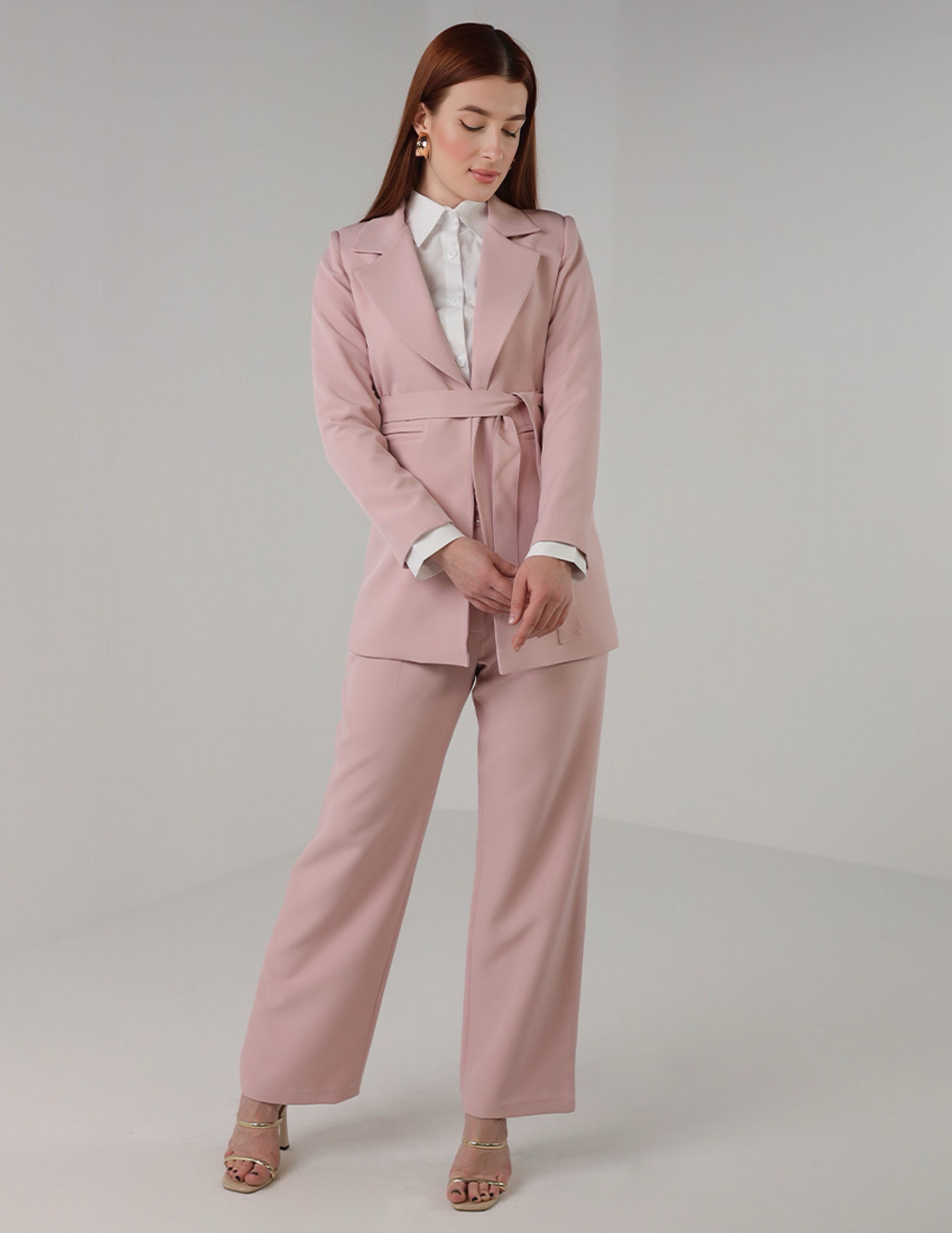 طقم بليزر بقصّة Slim-Fit من قطعتين مع حزام
