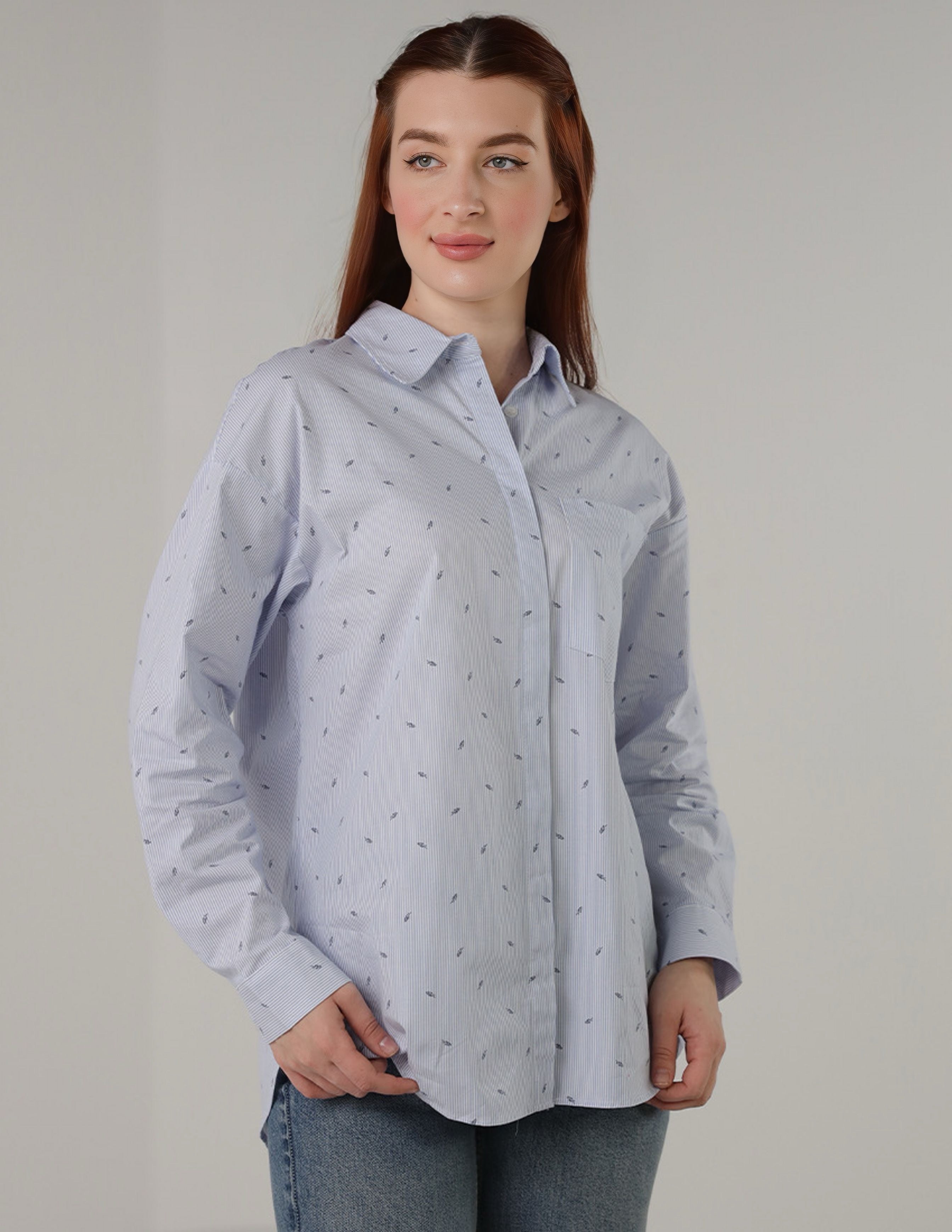 قميص قطني مخطط بطبعة أوراق الشجر