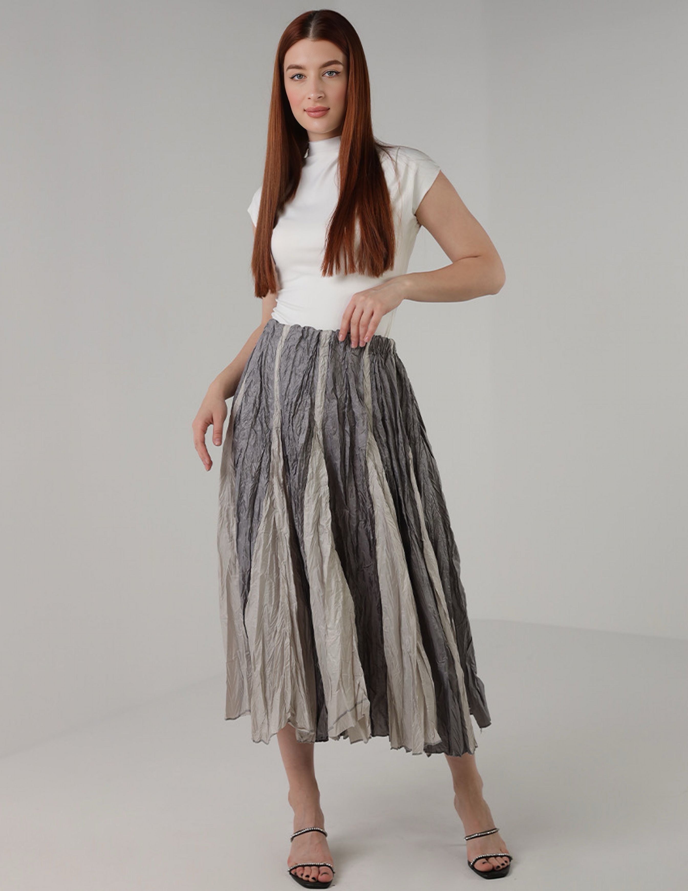 تنورة مطوية متعددة الألوان