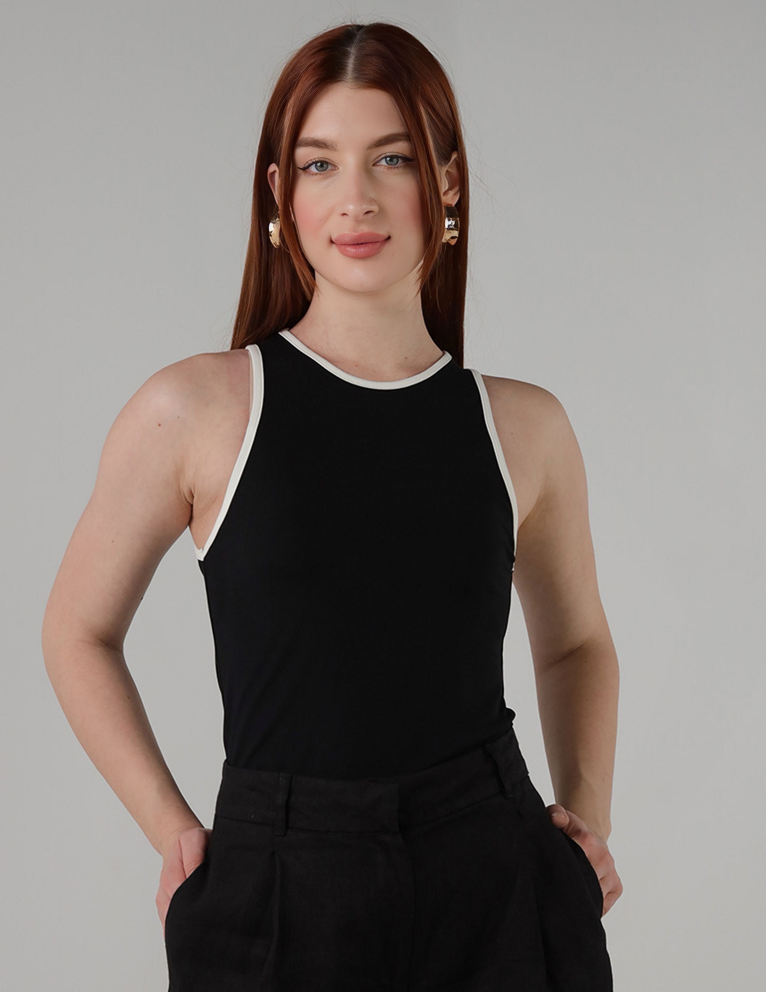 سترة مضلعة ملائمة مع حواف متباينة