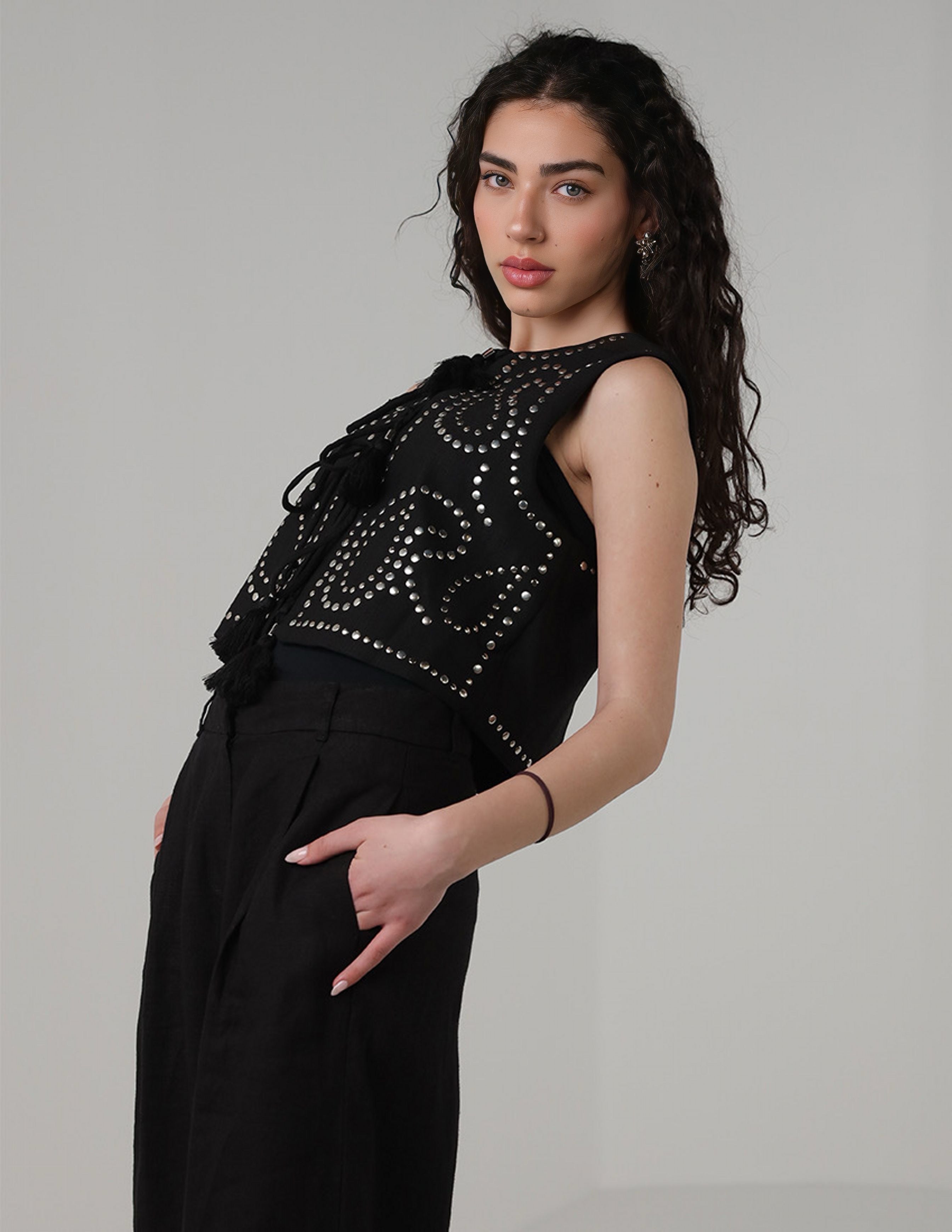 سترة مرصعة بالفولاذ