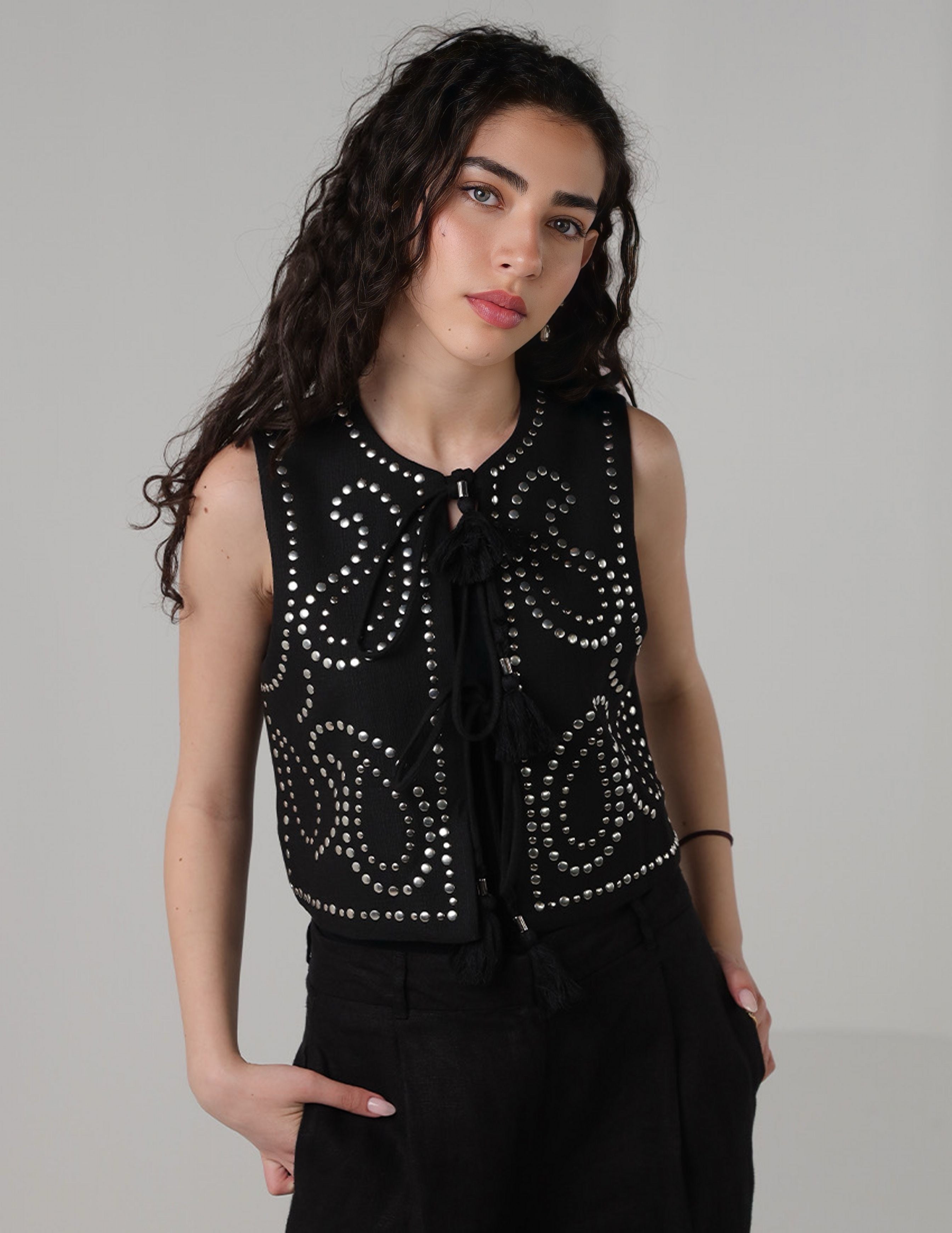 سترة مرصعة بالفولاذ