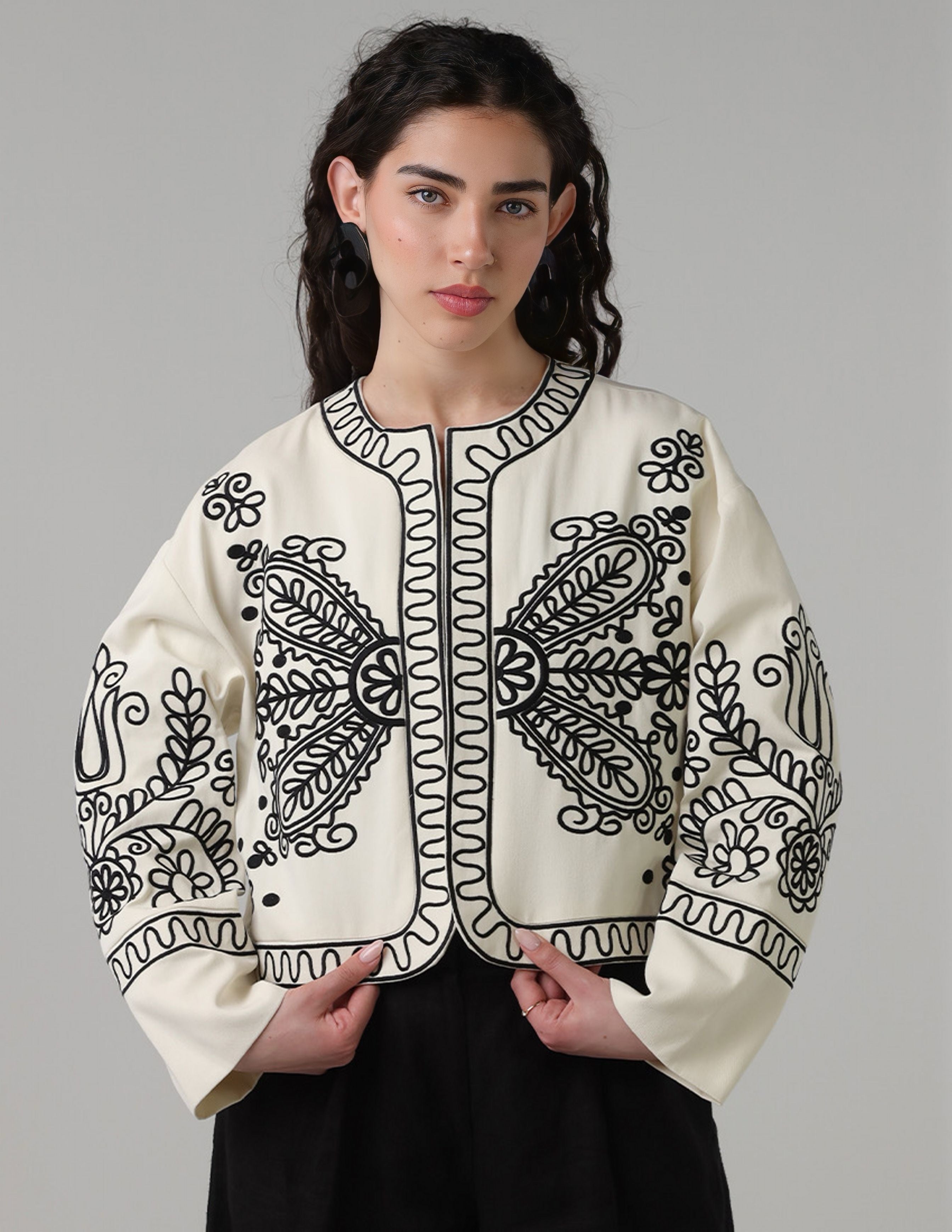 سترة مخيطة بنمط