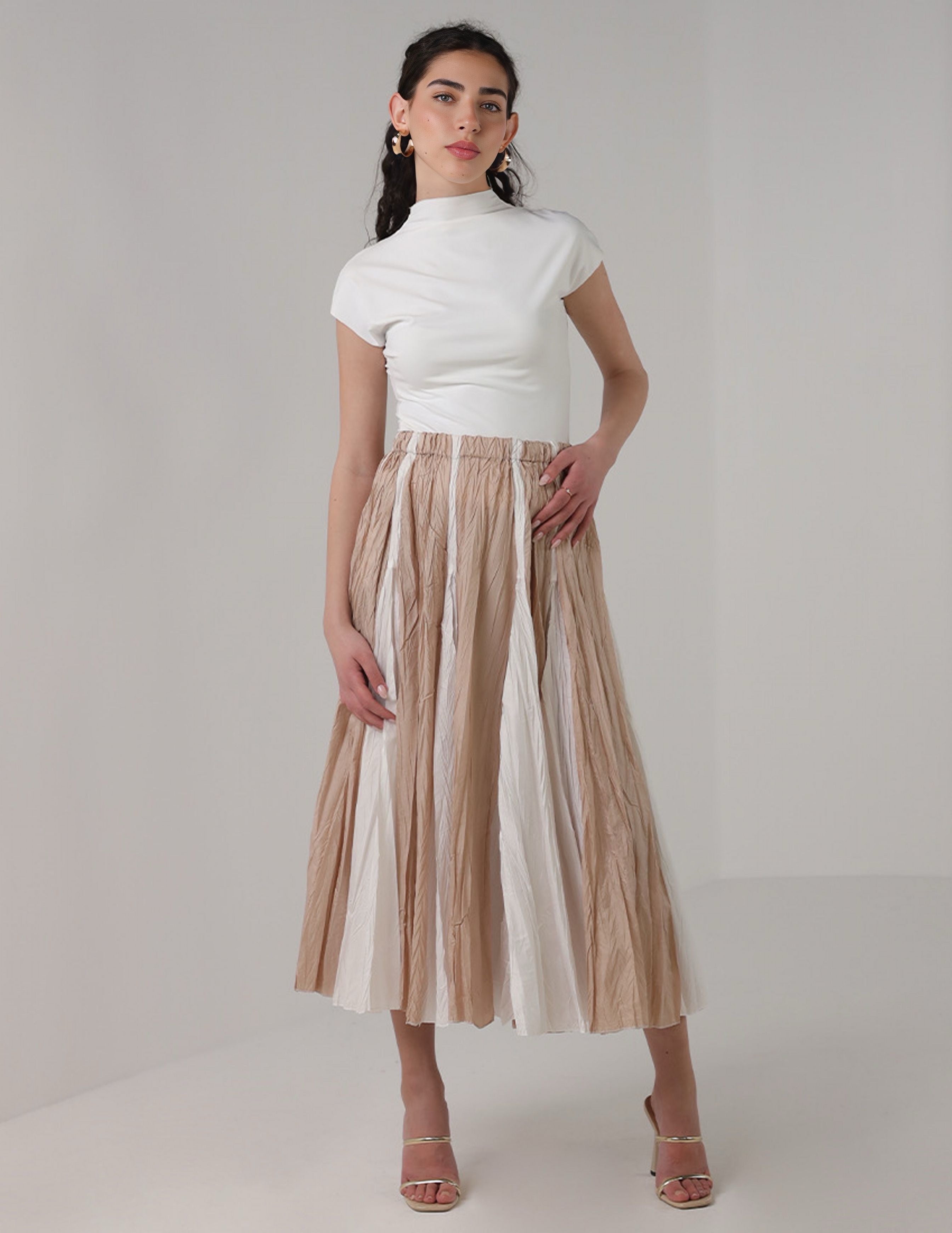 تنورة مطوية متعددة الألوان