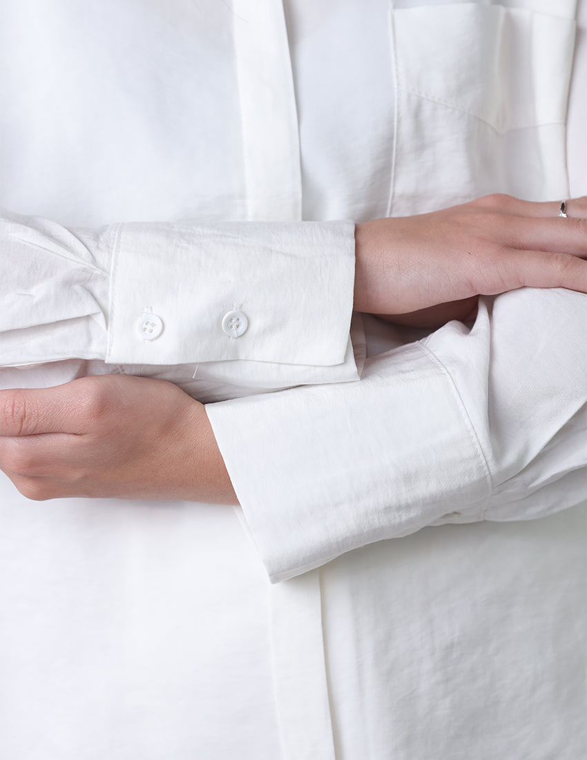 قميص كبير الحجم مع جيب جانبي