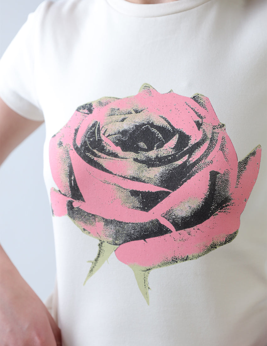 تي شيرت بطبعة وردة