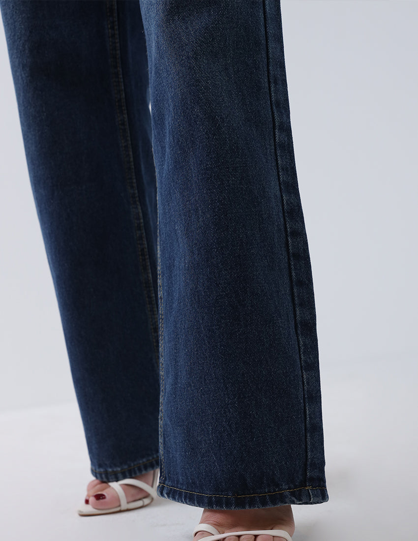 Straight-cut high-waisted jeans with tie
