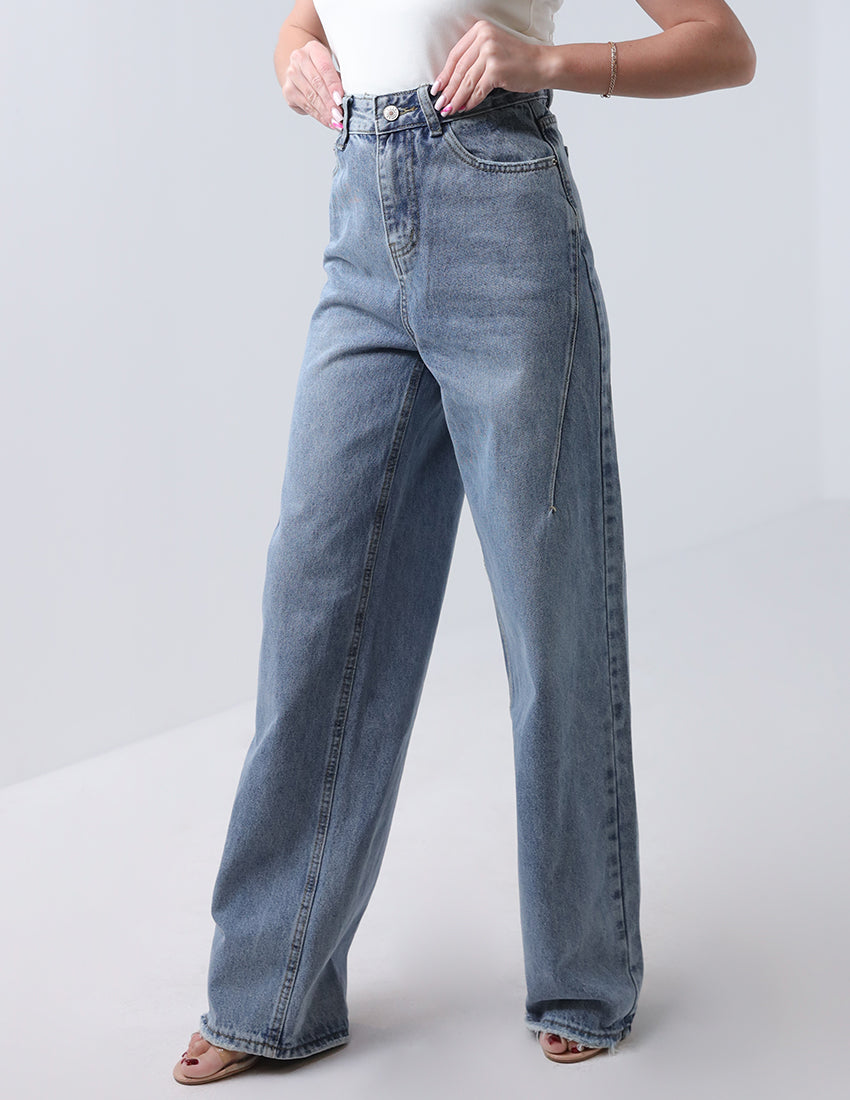 High-waisted wide-leg jeans in ice blue
