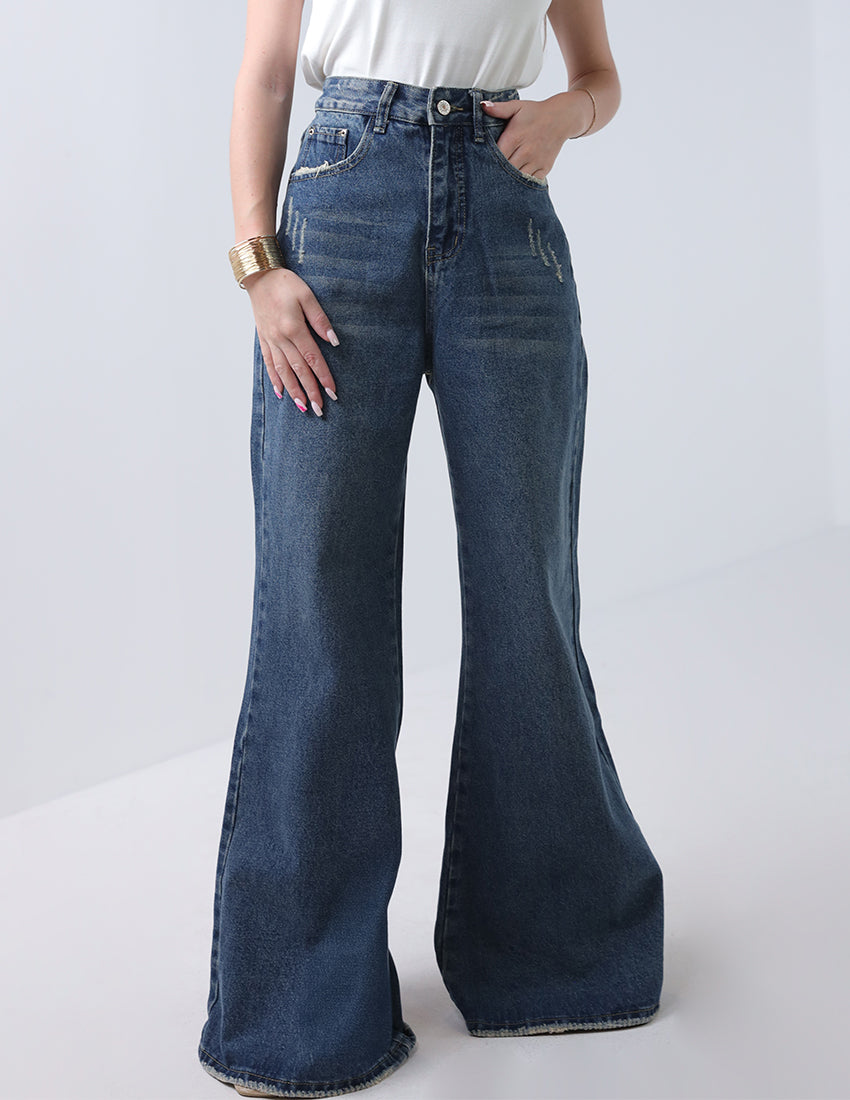 جينز أزرق فاتح