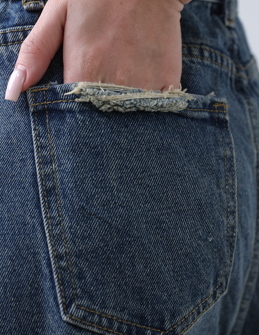 جينز أزرق فاتح