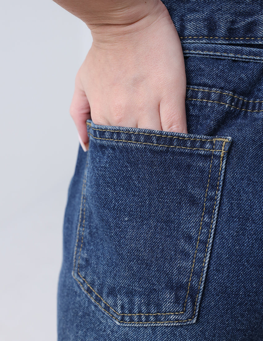 Straight-cut high-waisted jeans with tie