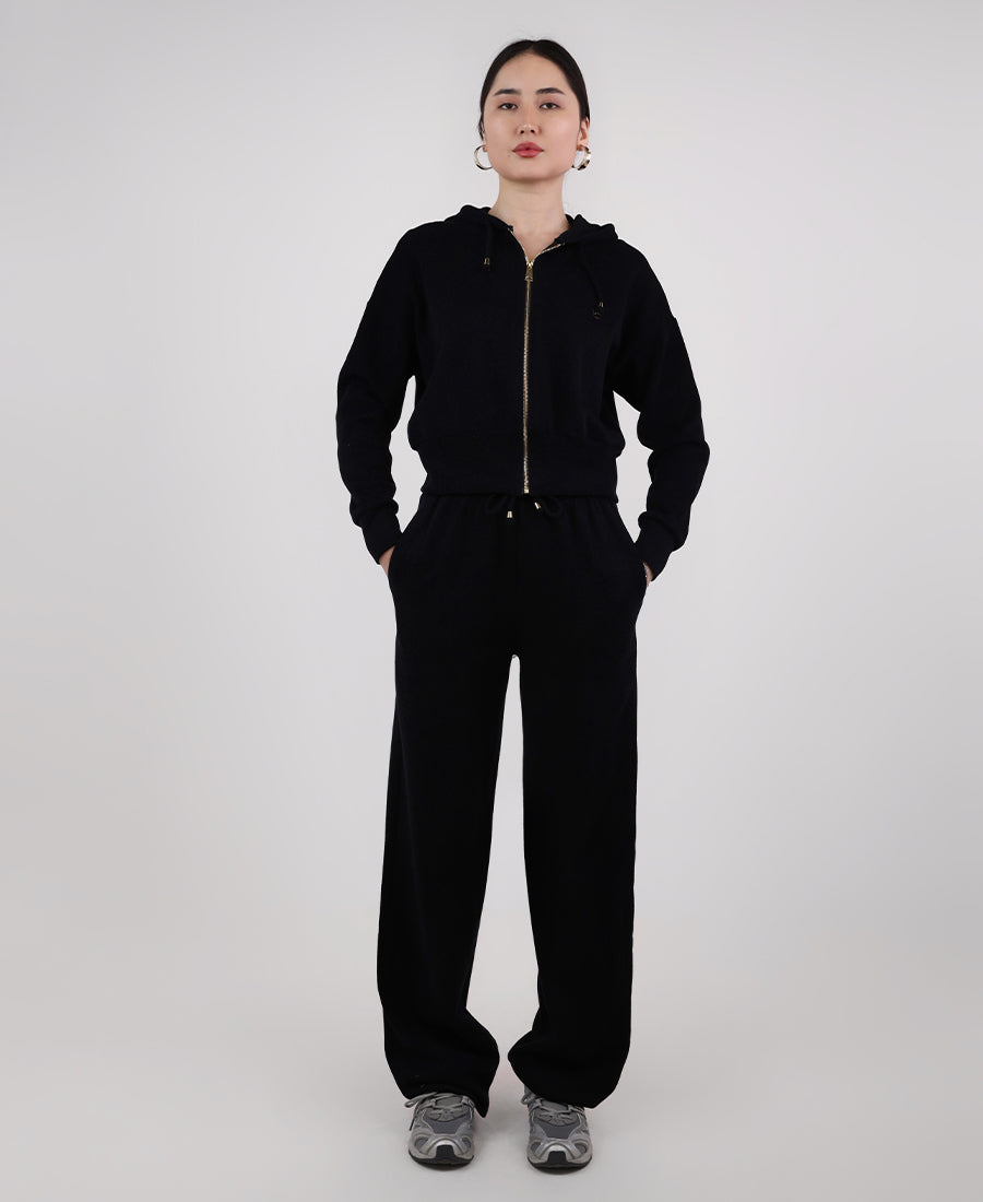 Training jacket with a hat and straight-cut trousers