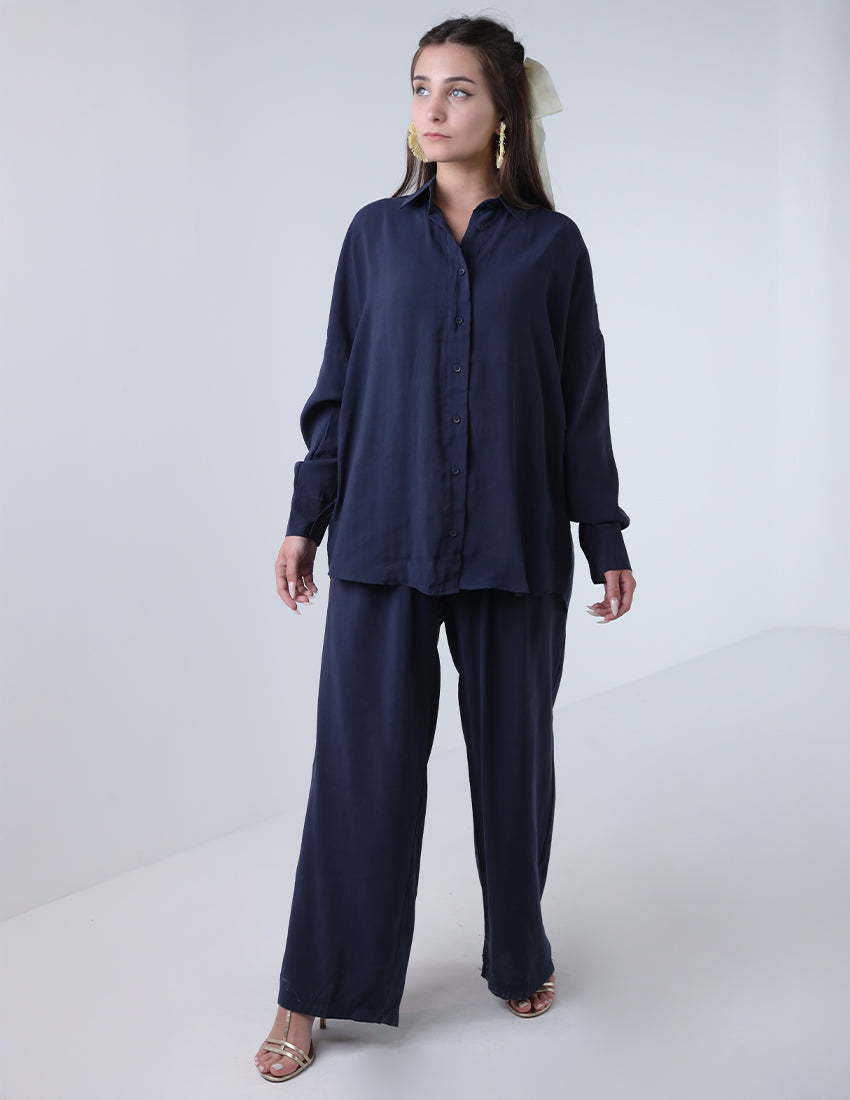 Two-piece oversized shirt with wide-leg pants