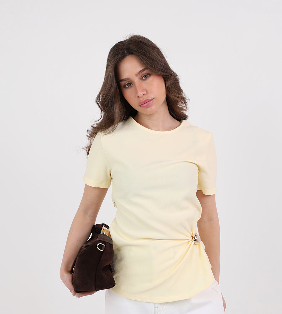 T-shirt with gold brooch waist