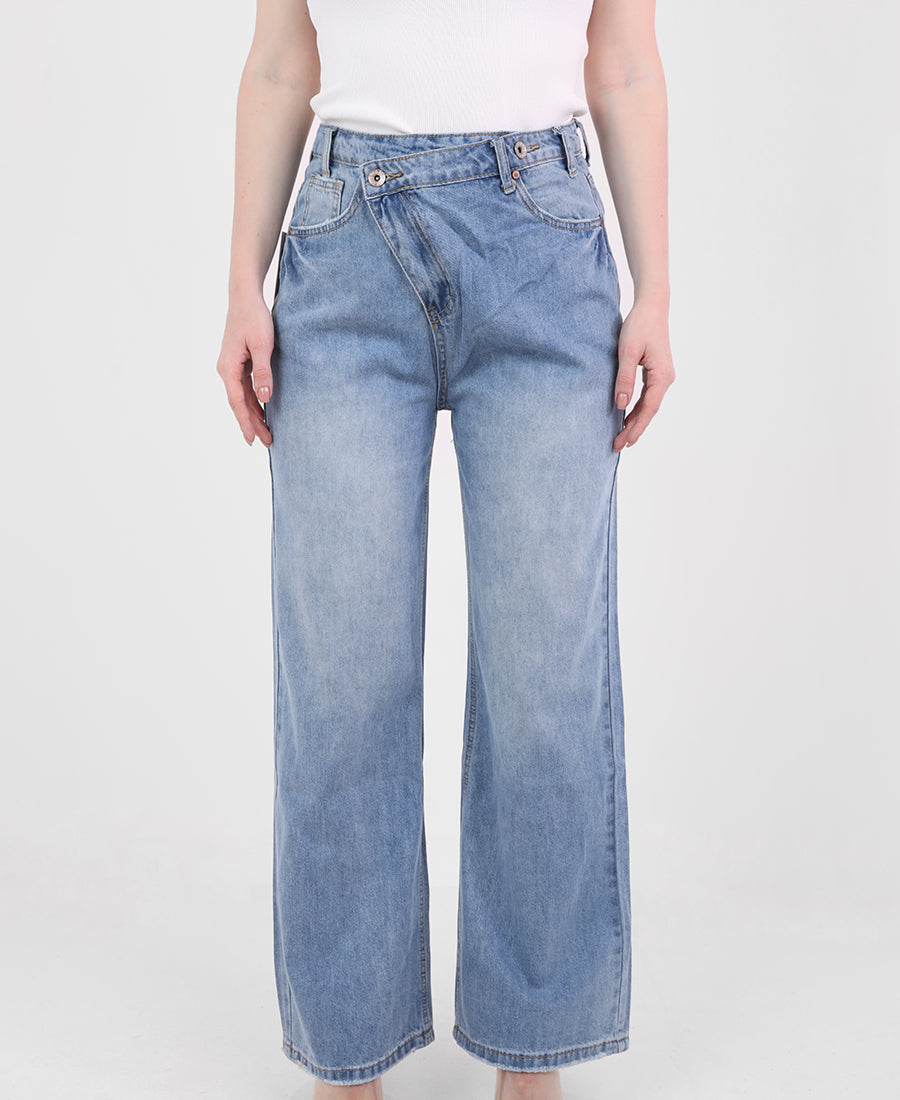 Straight-leg jeans with a slanted waist and button.