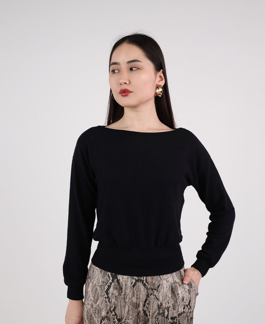 Boat neck wool blouse
