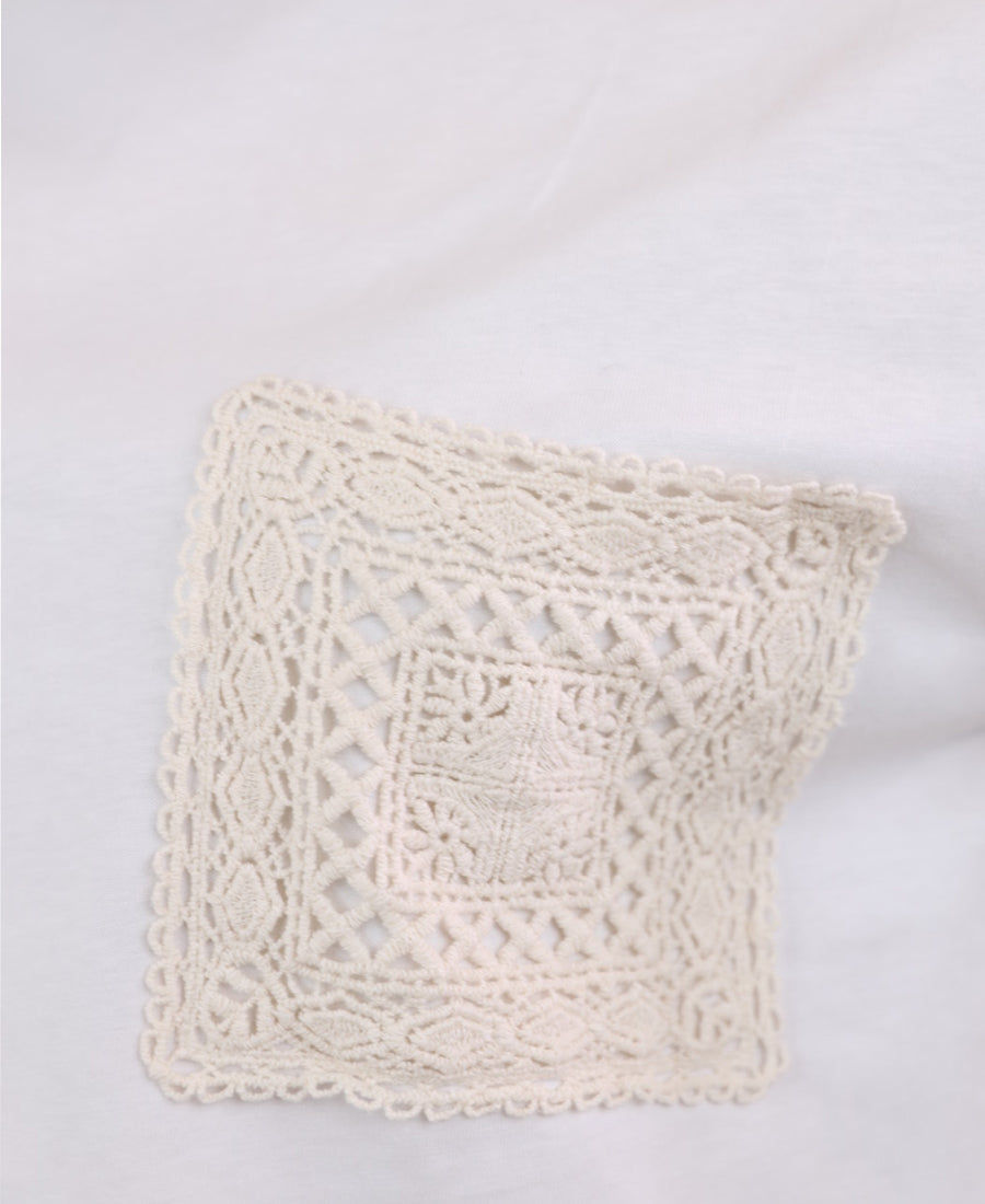 White T-shirt with tricot pocket
