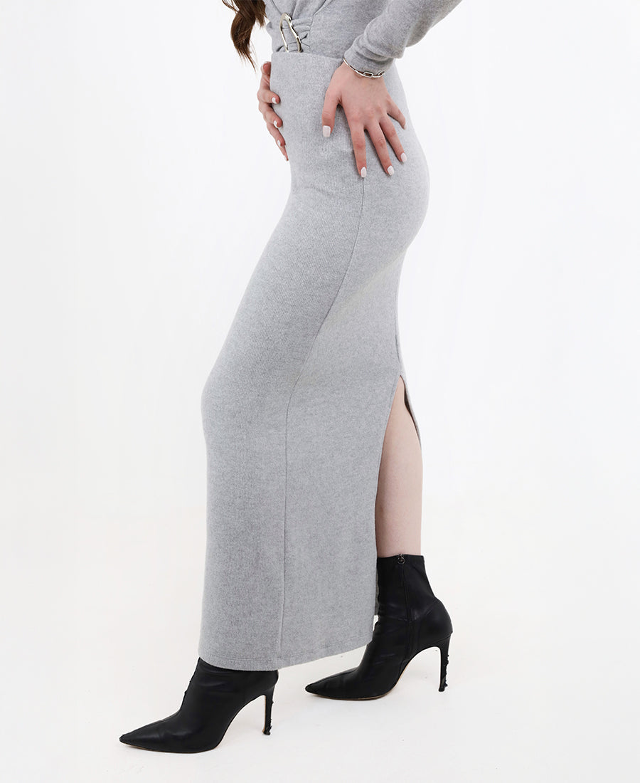 Long wool fitted skirt with a back slit