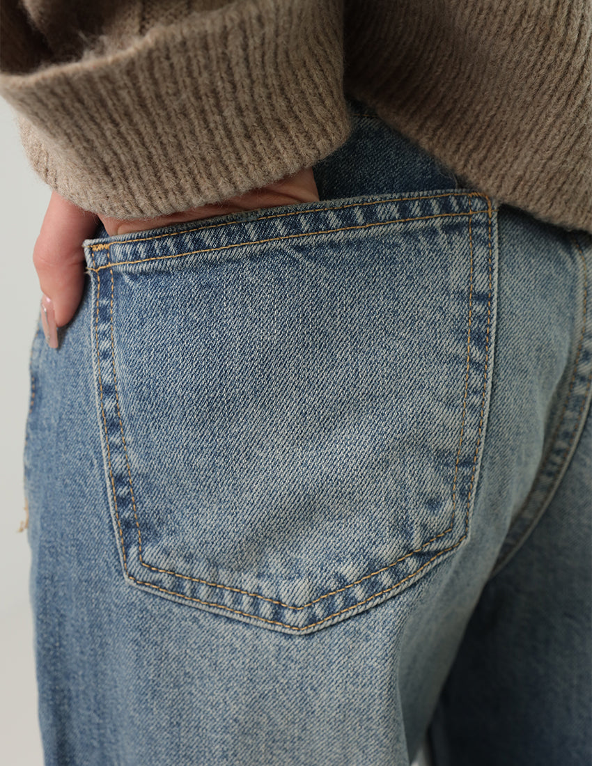 Straight-Cut High-Waist Jeans with Contrast Blue Shades