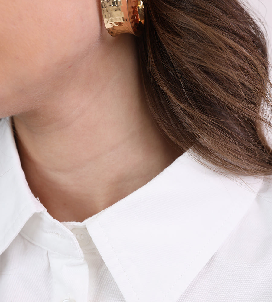 Oversized shirt with a chest pocket