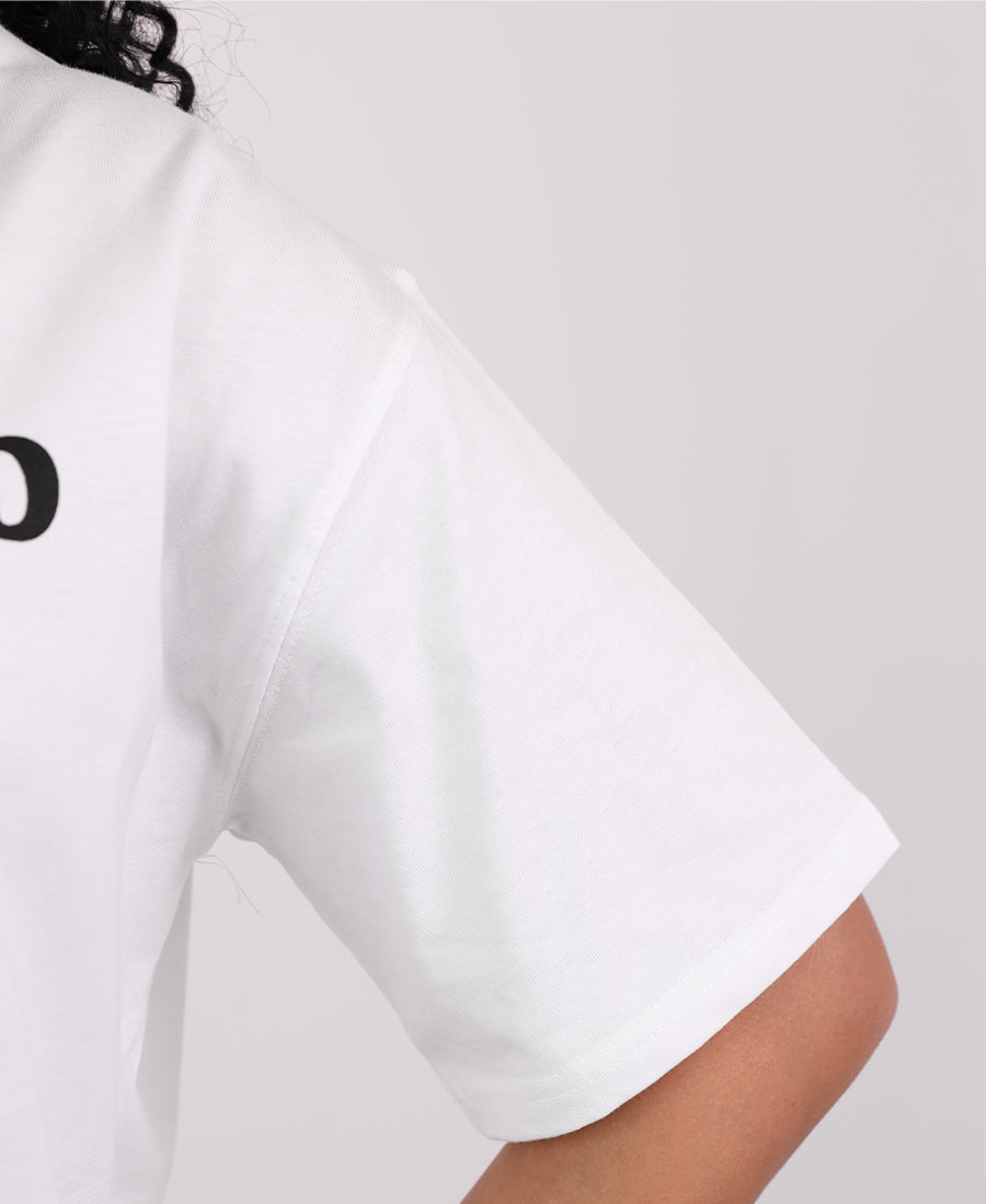 Oversized T-shirt "LOVE IS ALL YOU NEED"