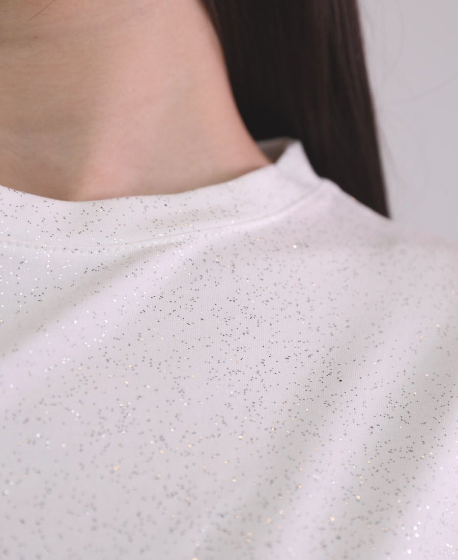 Shiny white oversize T-shirt