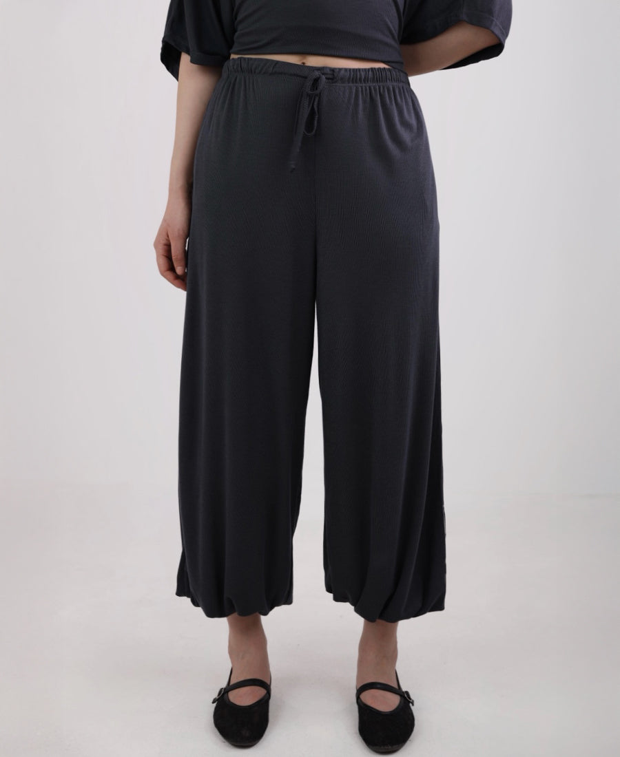 Sweatpants with elasticated waist